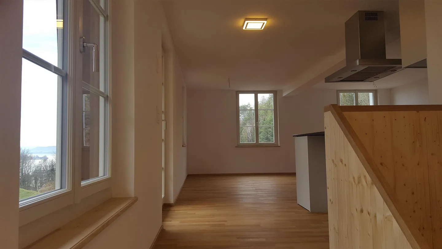 Charmante 2.5-Zimmer-Maisonette in historischer Mühle mit Seesicht - Foto 12 di 18