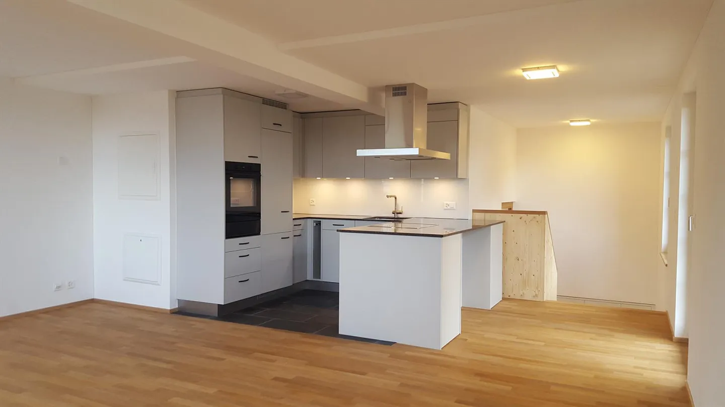 Charmante 2.5-Zimmer-Maisonette in historischer Mühle mit Seesicht - Foto 14 di 18