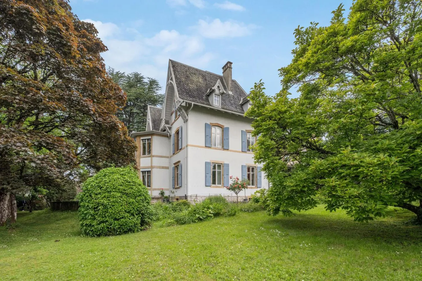 Belle maison familiale avec prestige au cœur de la nature - Photo 1 sur 8