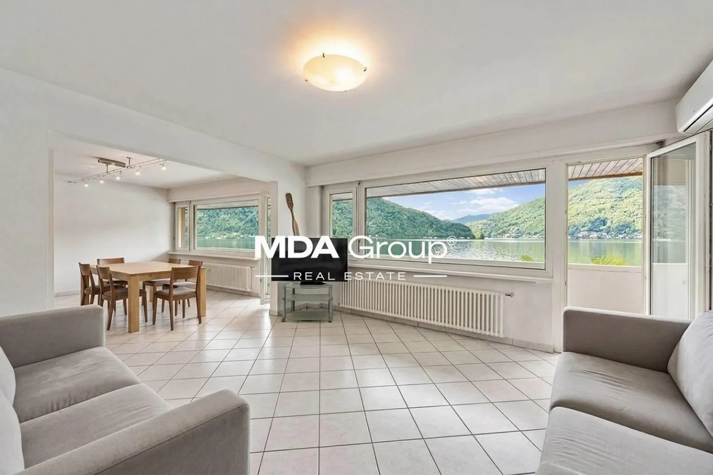 Atemberaubende Villa mit Seeblick - Foto 6 von 13