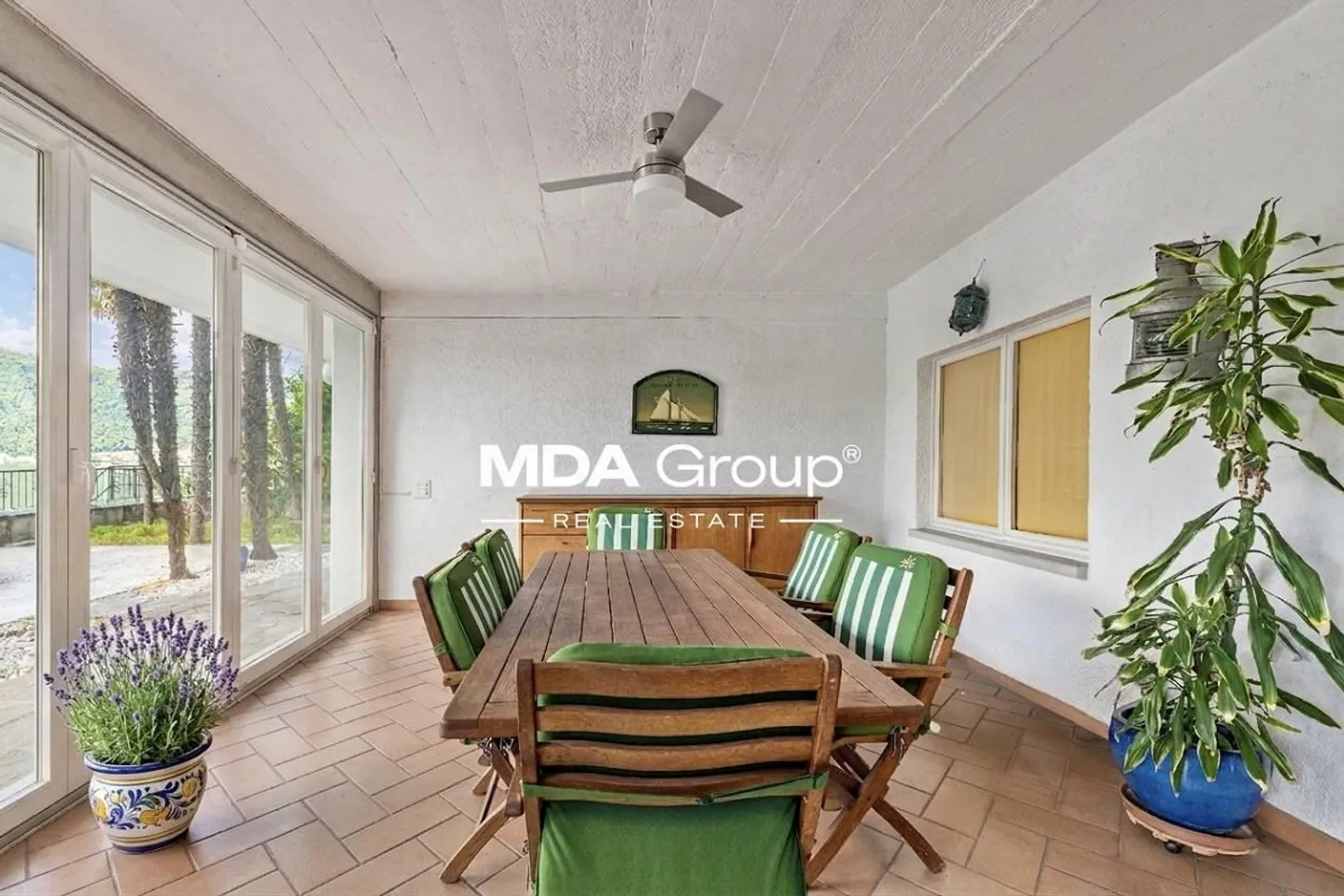 Atemberaubende Villa mit Seeblick - Foto 11 von 13