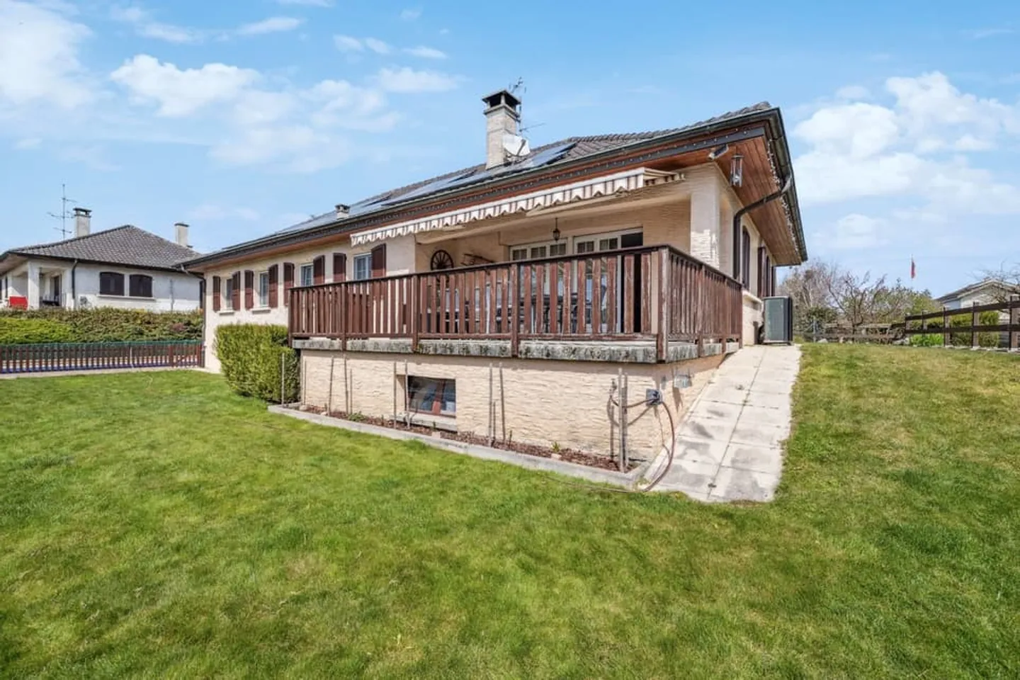 Exklusiv - BESETZTE VIAGER OHNE MIETE - PRÄCHTIGE VILLA MIT POOL - Foto 2 von 12