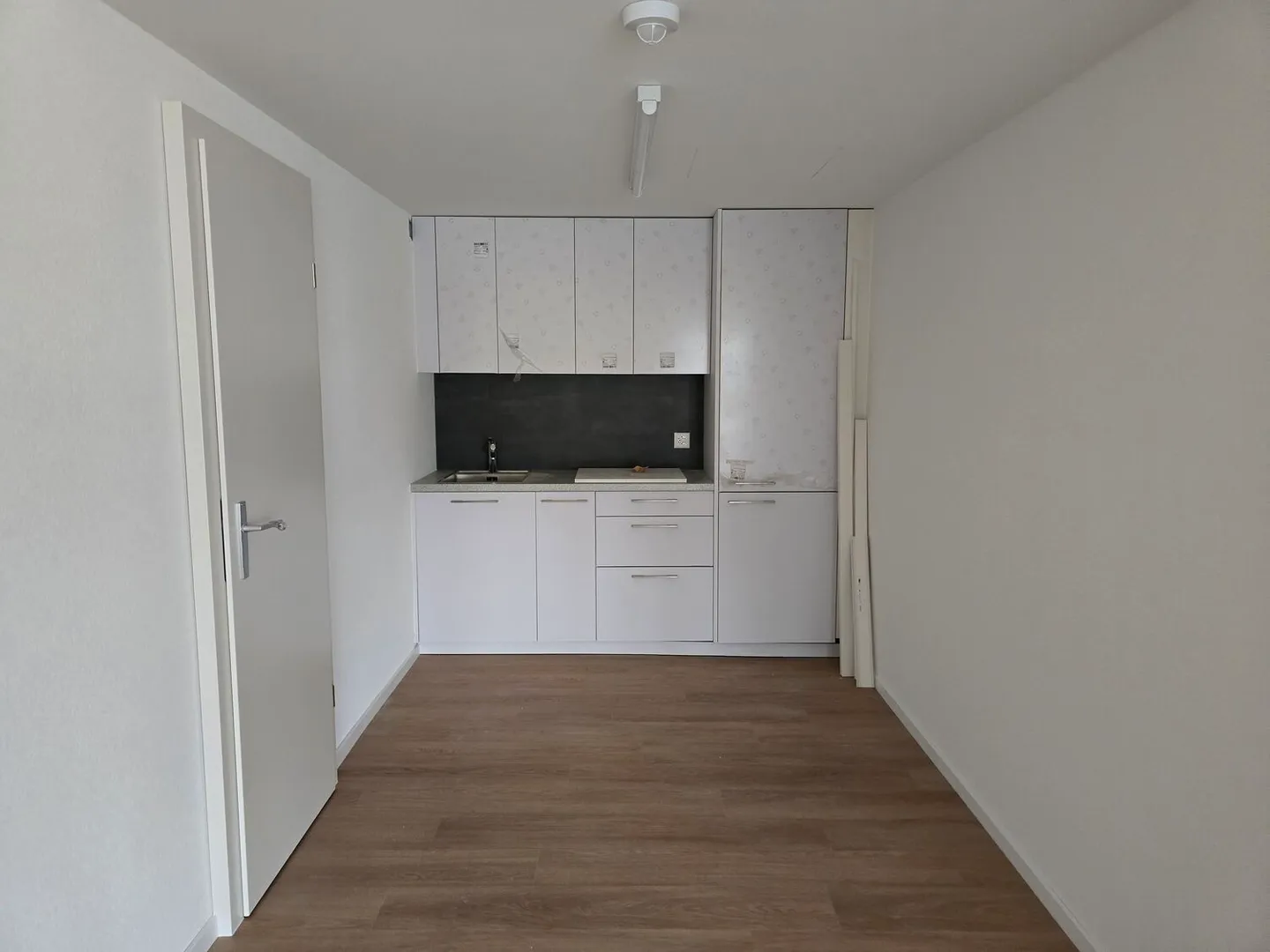 Office space for rent - Photo 2 of 13