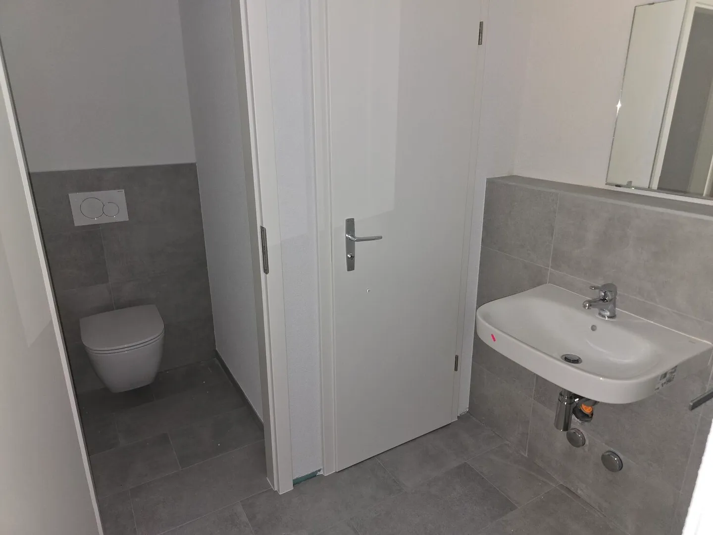 Office space for rent - Photo 4 of 13