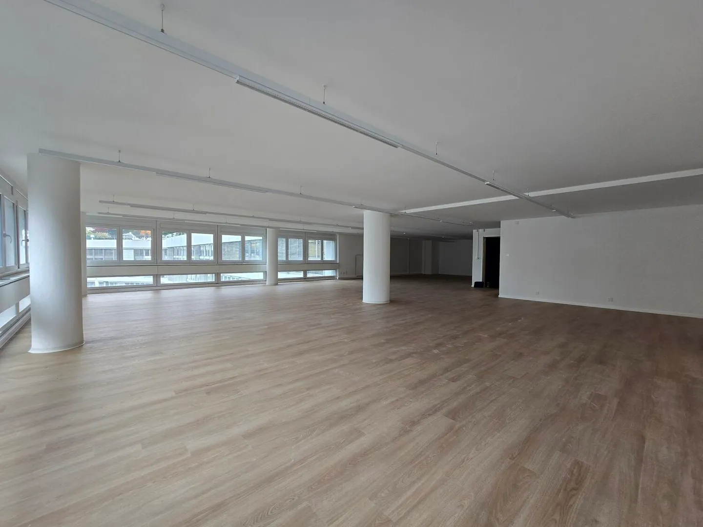 Office space for rent - Photo 5 of 13