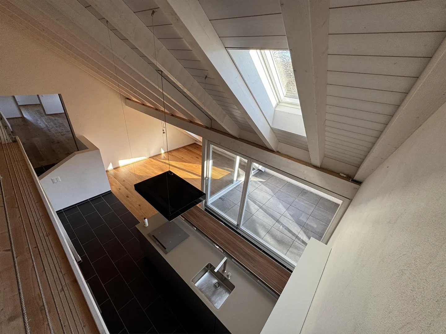 Bellissimo appartamento mansardato luminoso di 5.5 stanze con balcone - Foto 14 di 22