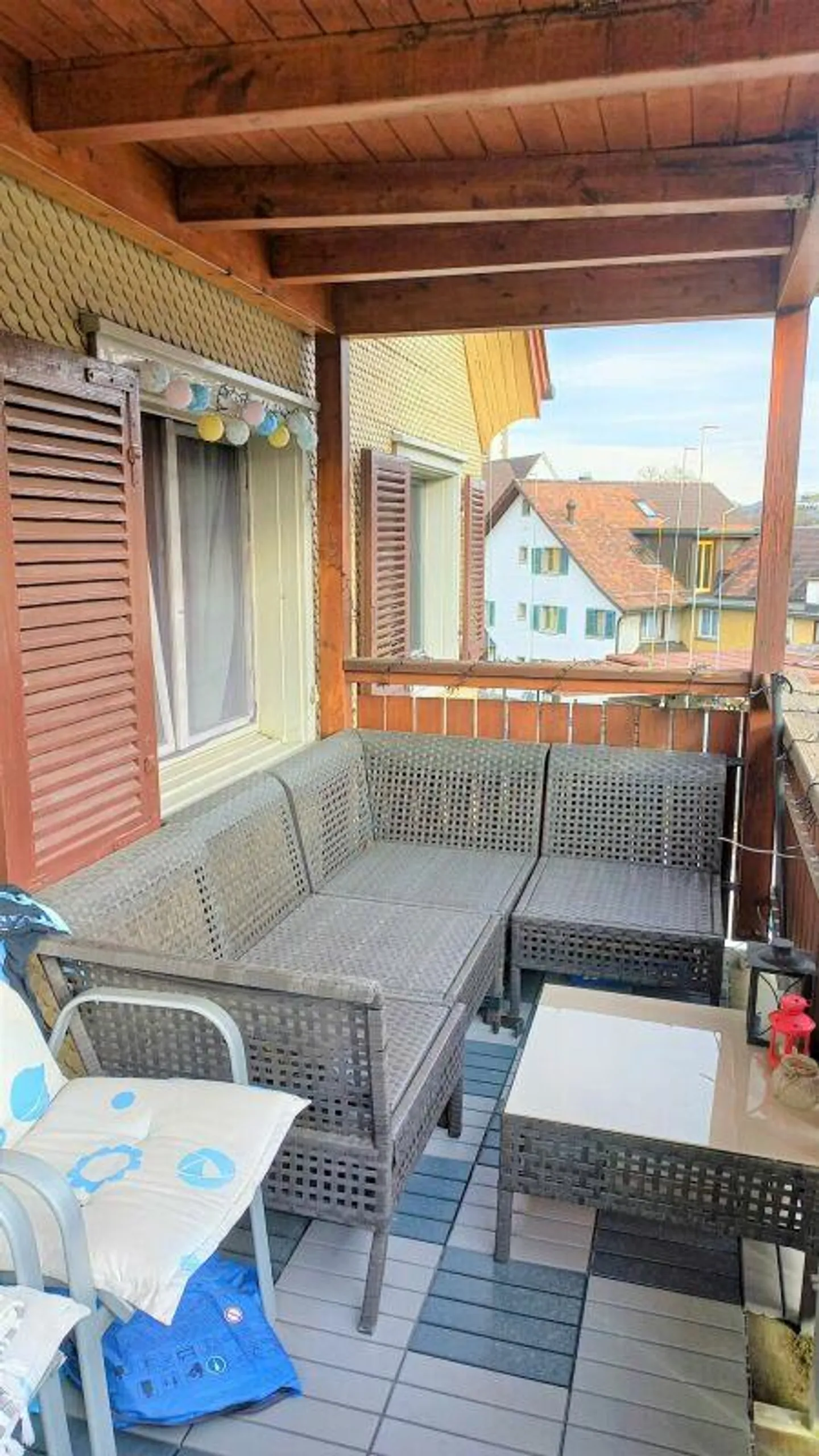 Appartamento luminoso e bello di 3,5 stanze con balcone in affitto - Foto 8 di 9