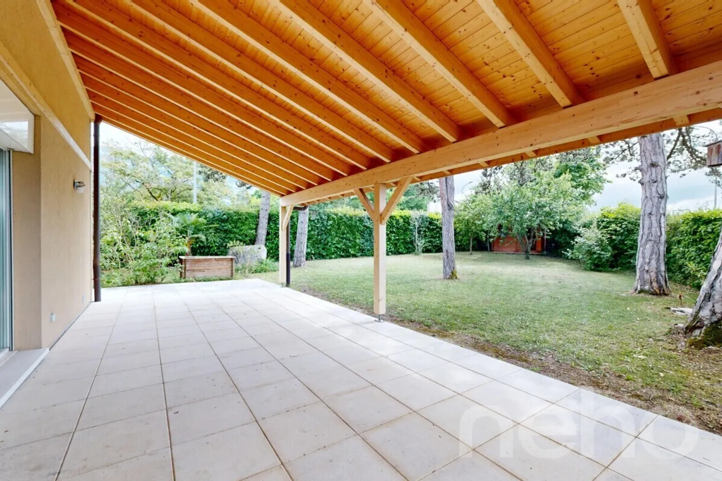 Casa a schiera angolare con ampio giardino a Vessy - Foto 4 di 12