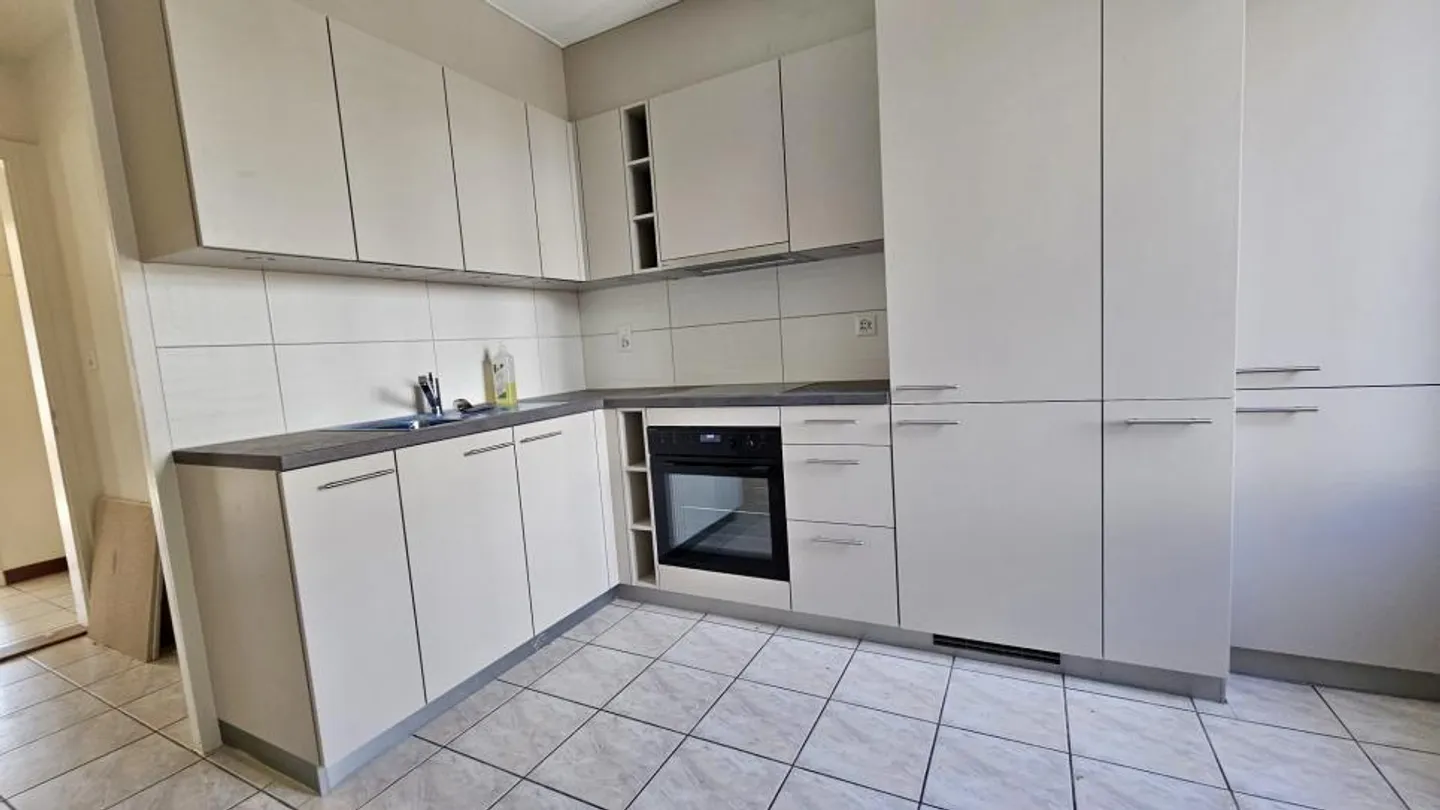 3.5 Room Apartment - Photo 2 of 6