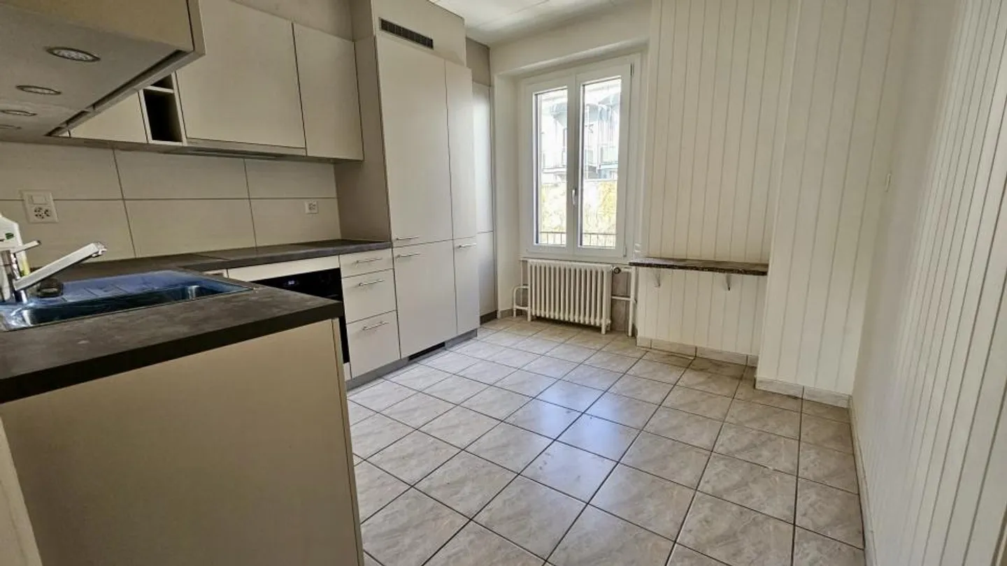 3.5 Room Apartment - Photo 3 of 6