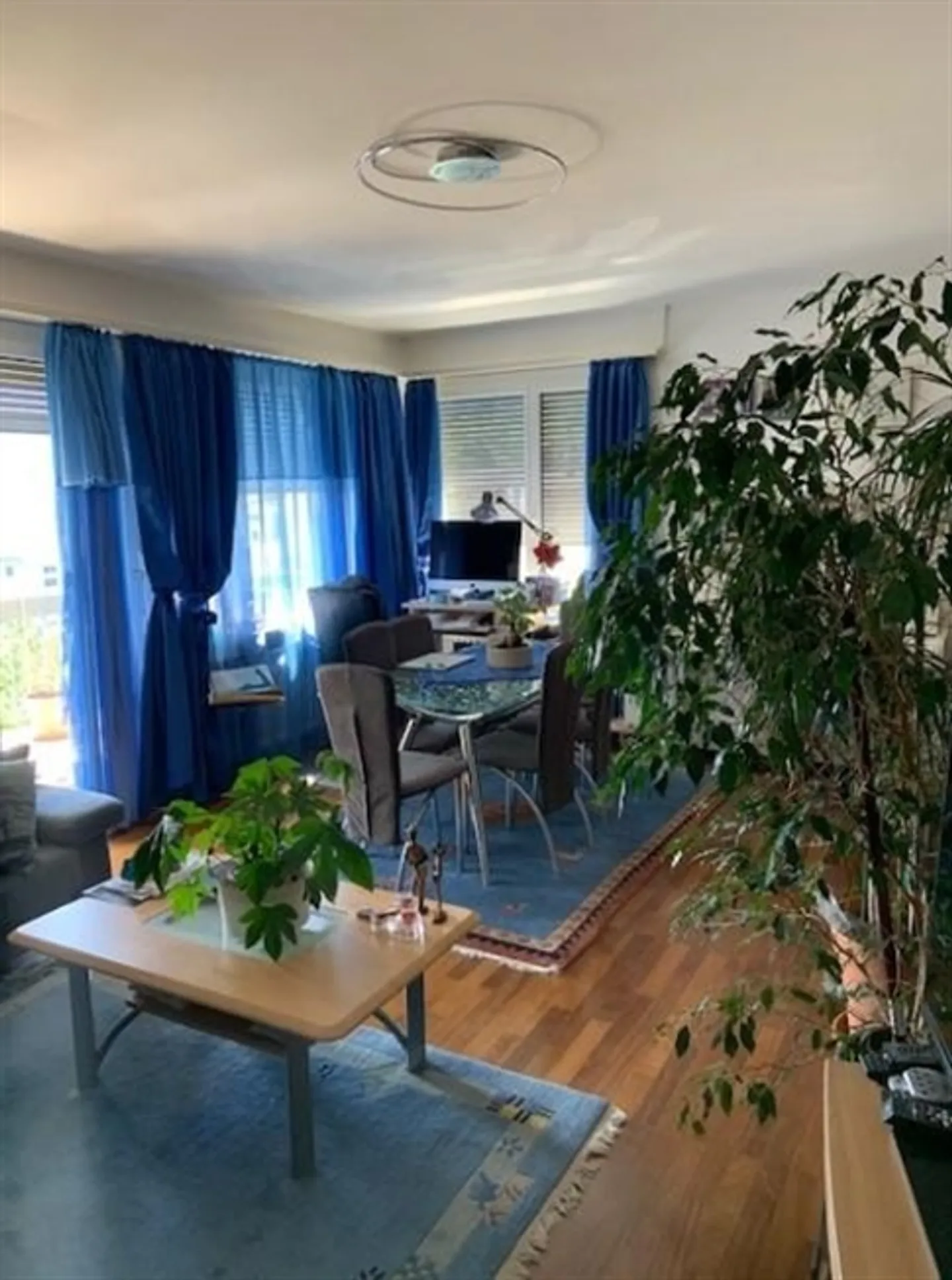 «Appartamento 3.5 locali a Losone con posteggio esterno / 3.5 Zimmer-Wohnung in Losone mit Aussenparkplatz» - Foto 2 di 17