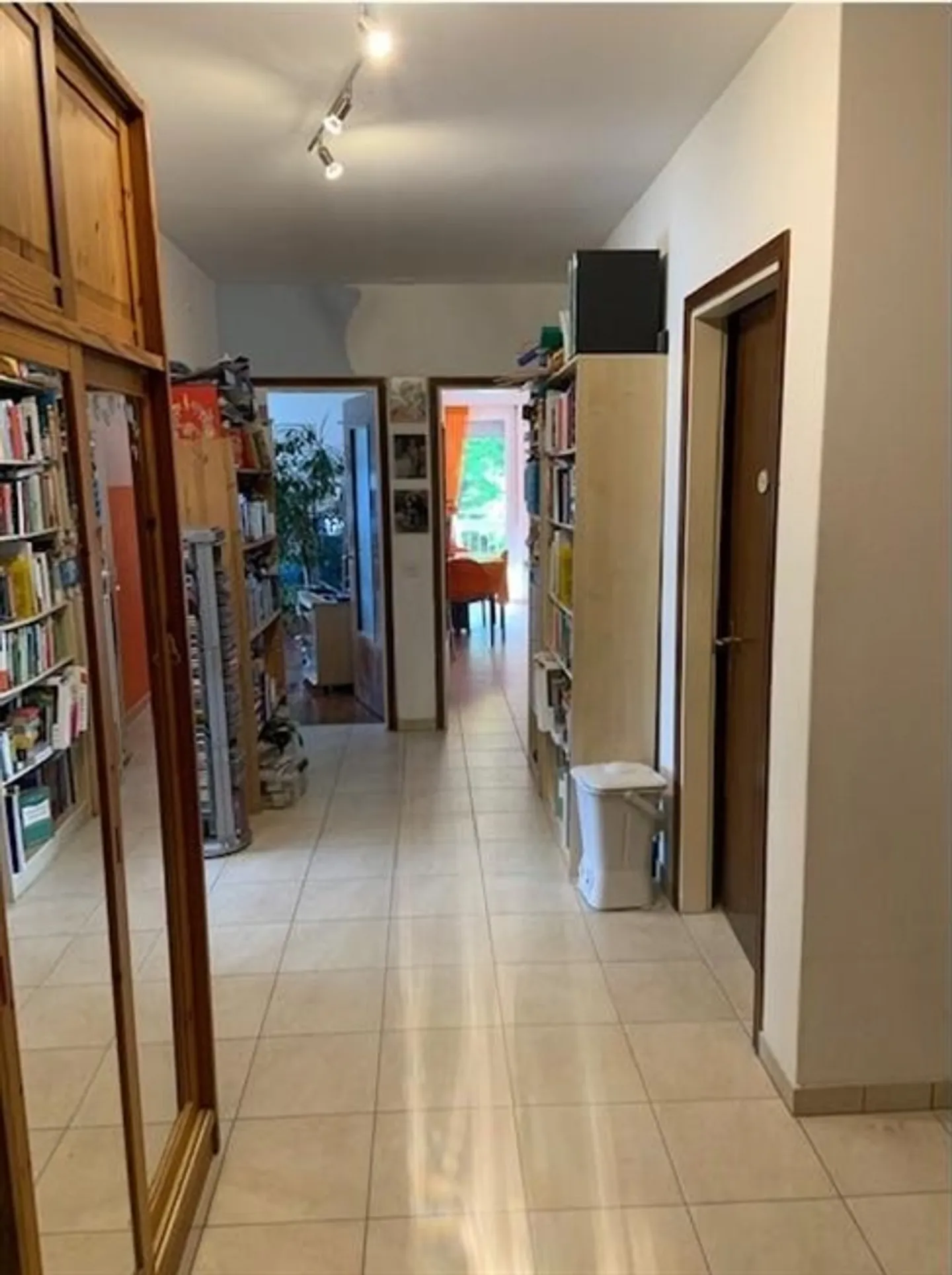 «Appartamento 3.5 locali a Losone con posteggio esterno / 3.5 Zimmer-Wohnung in Losone mit Aussenparkplatz» - Foto 5 di 17