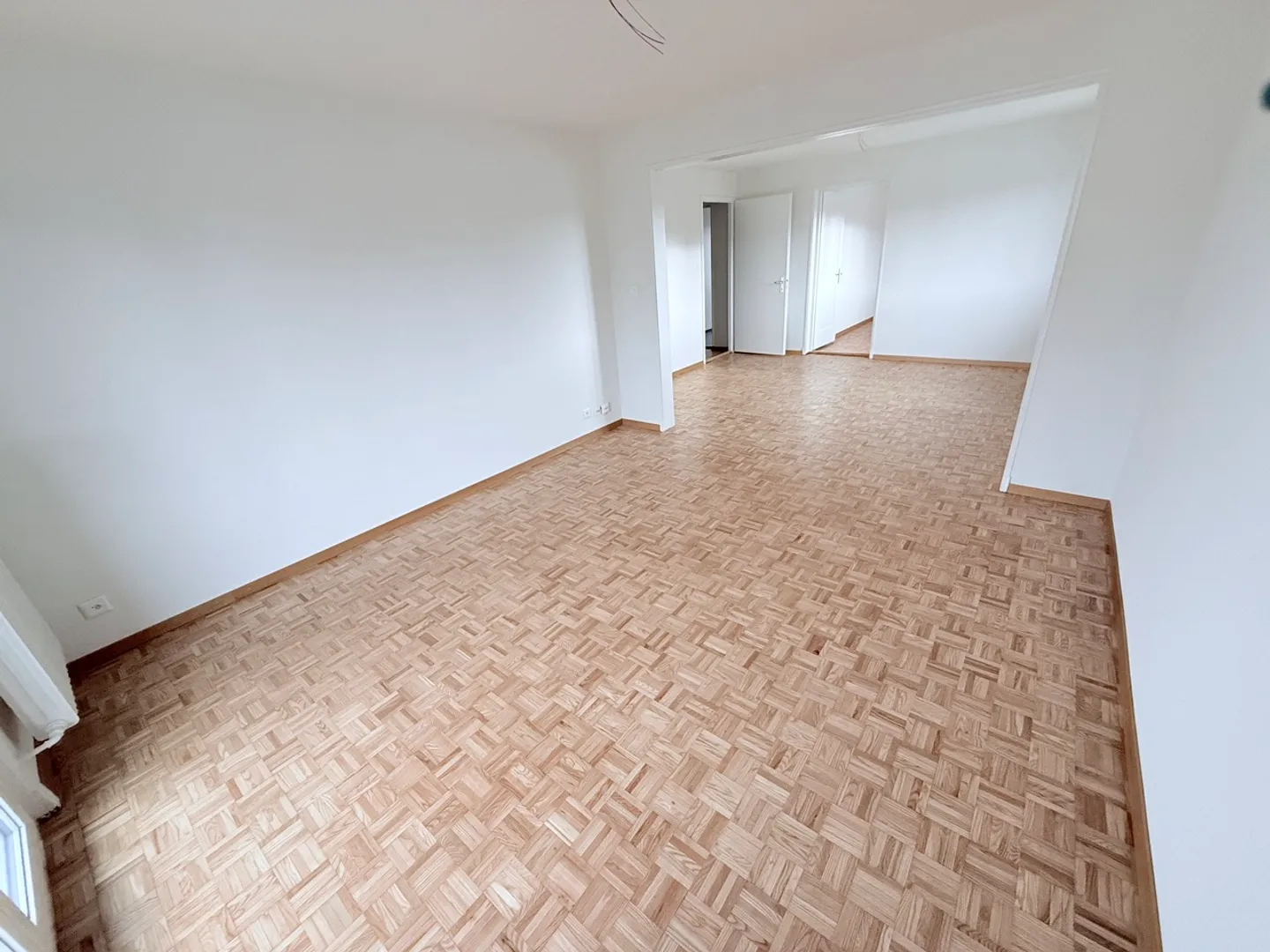 Appartement rénové avec balcon - Photo 1 sur 6