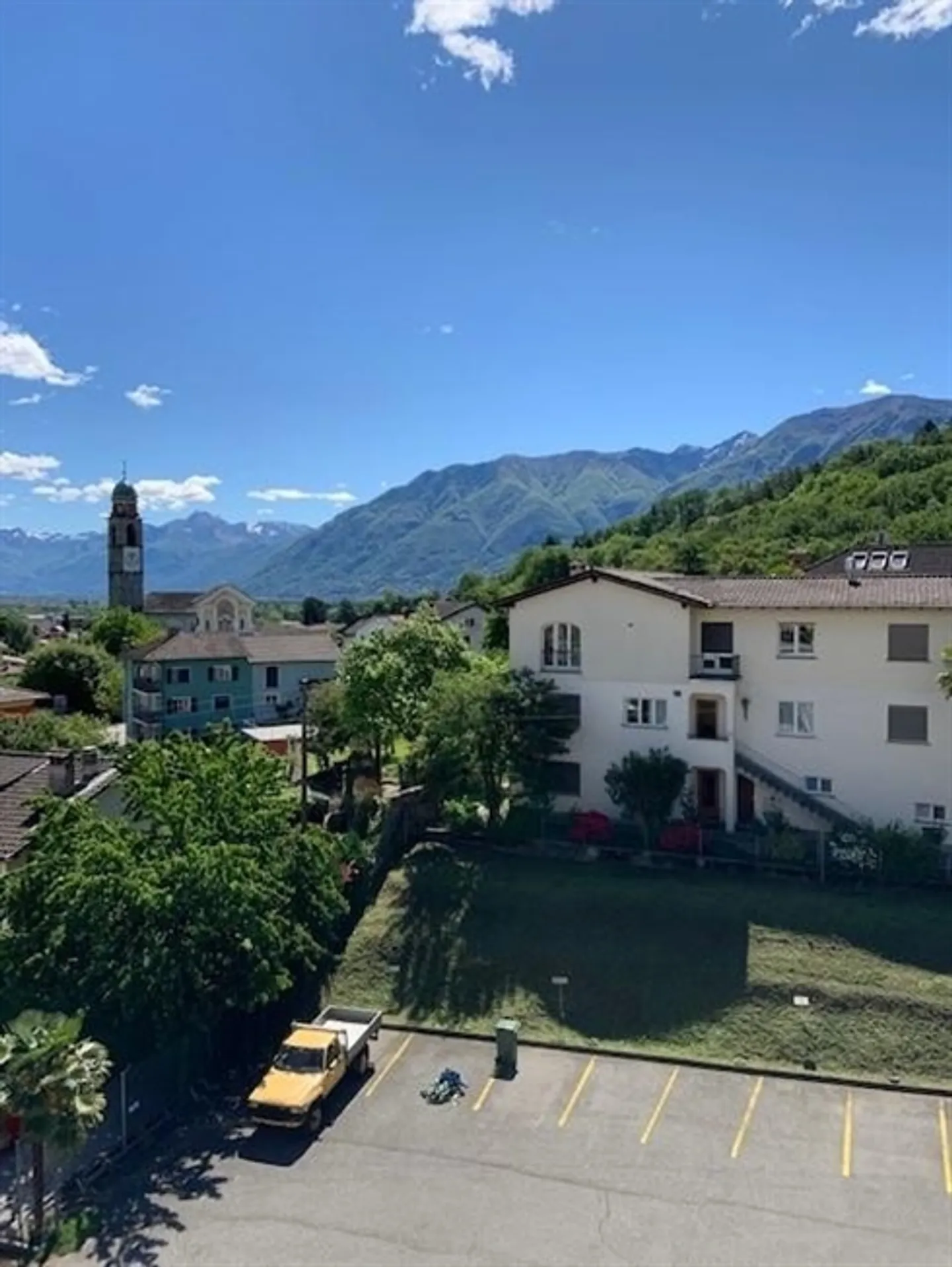 «Appartamento 3.5 locali a Losone con posteggio esterno / 3.5 Zimmer-Wohnung in Losone mit Aussenparkplatz» - Foto 12 di 17