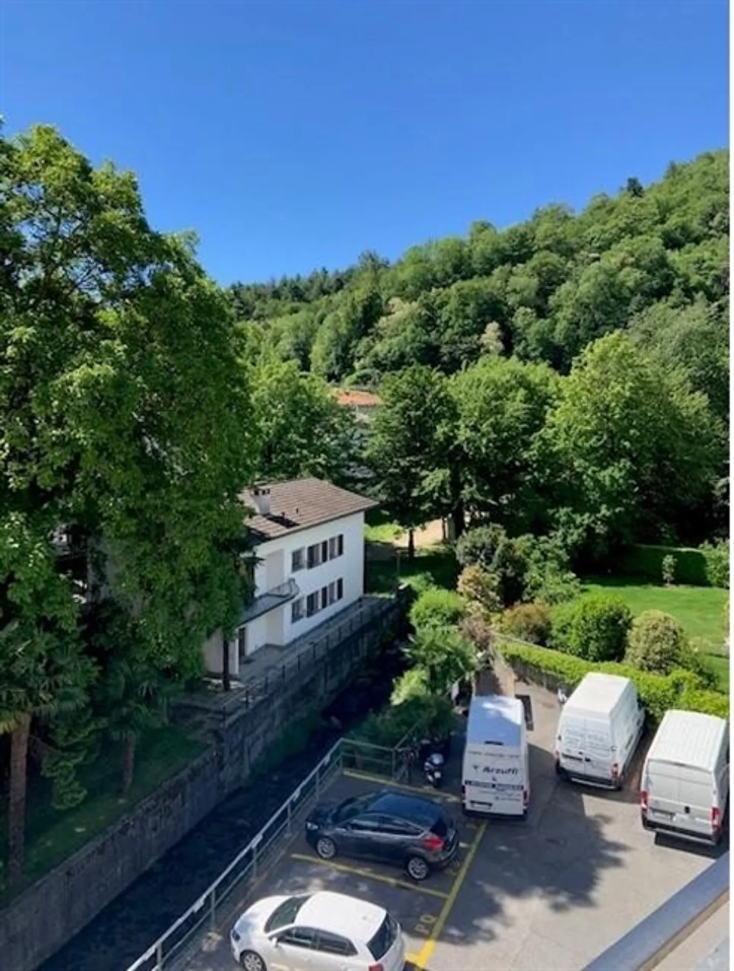 «Appartamento 3.5 locali a Losone con posteggio esterno / 3.5 Zimmer-Wohnung in Losone mit Aussenparkplatz» - Foto 13 di 17
