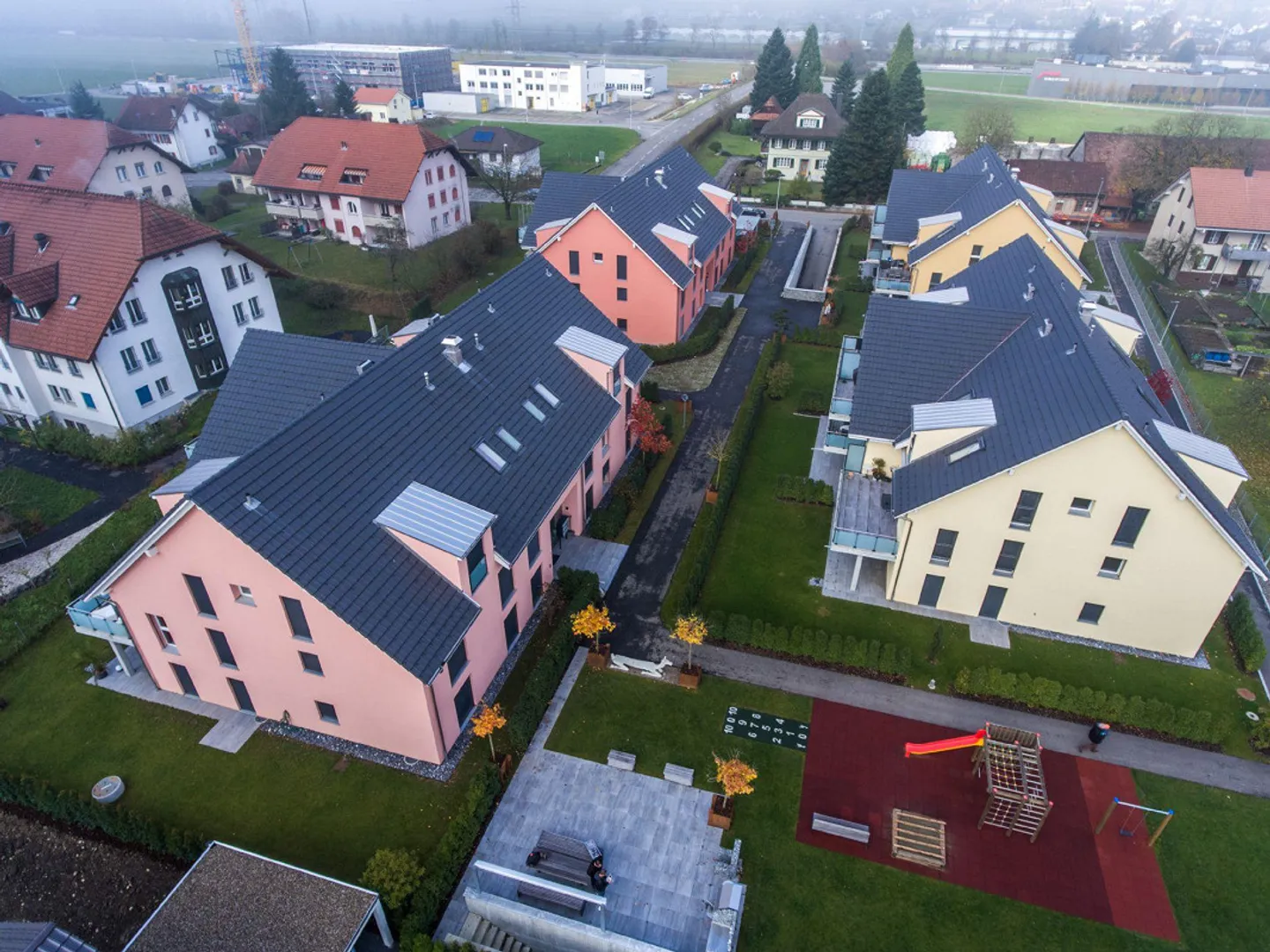 Superbe appartement de 4,5 pièces au rez-de-chaussée - Photo 1 sur 13