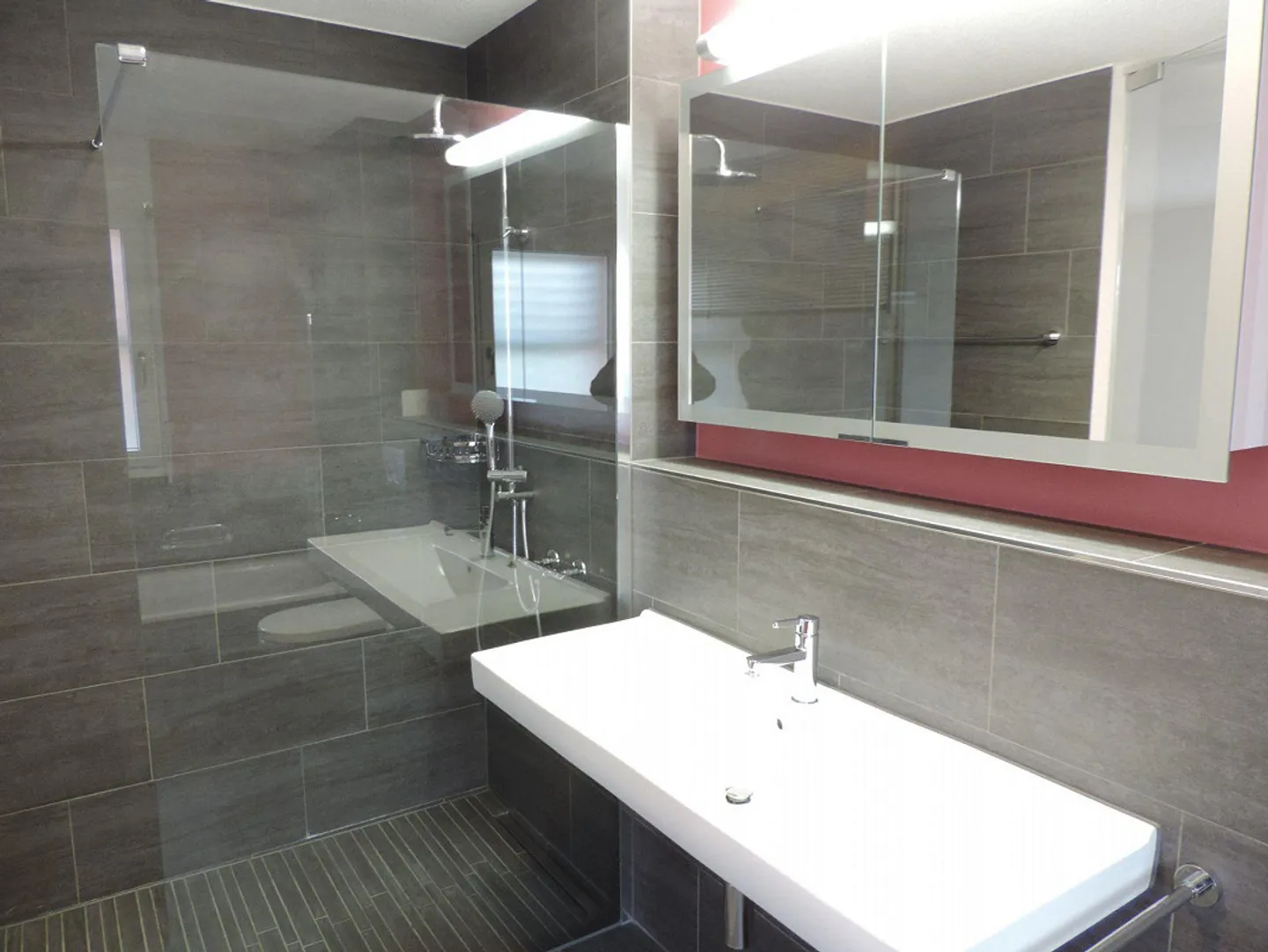 Superbe appartement de 4,5 pièces au rez-de-chaussée - Photo 9 sur 13
