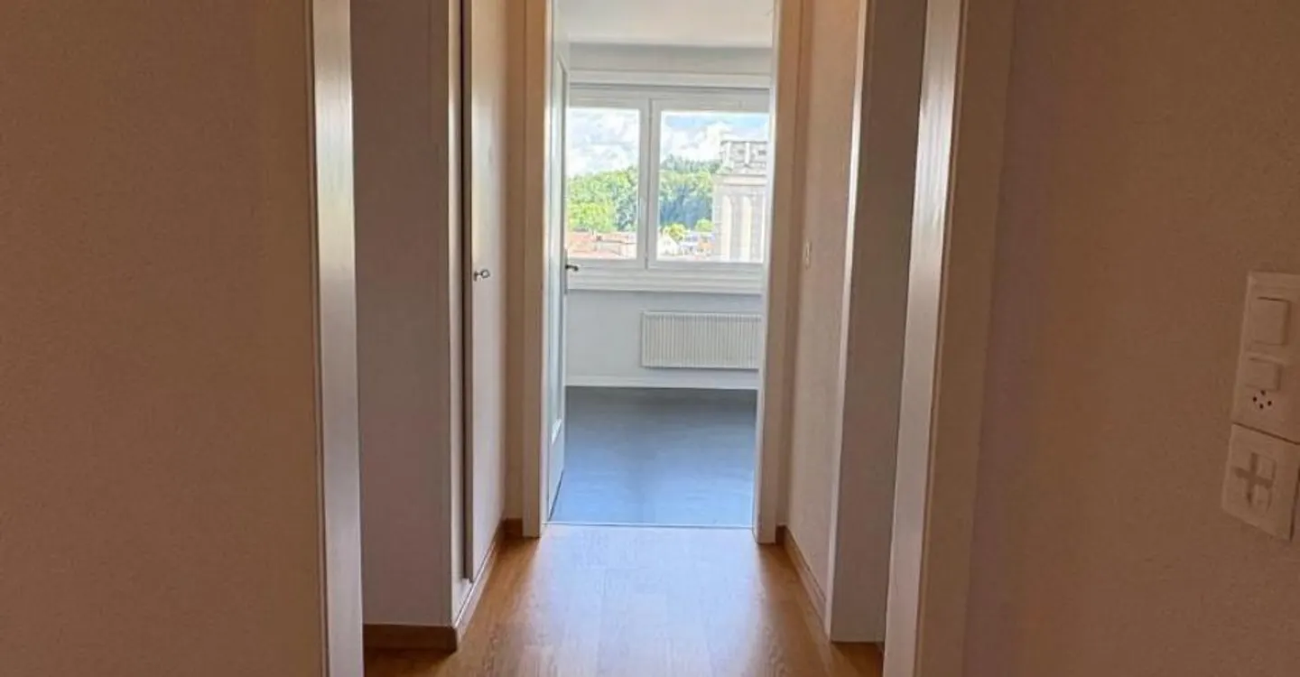 Appartamento centrale di 4 stanze a Burgdorf! - Foto 4 di 11