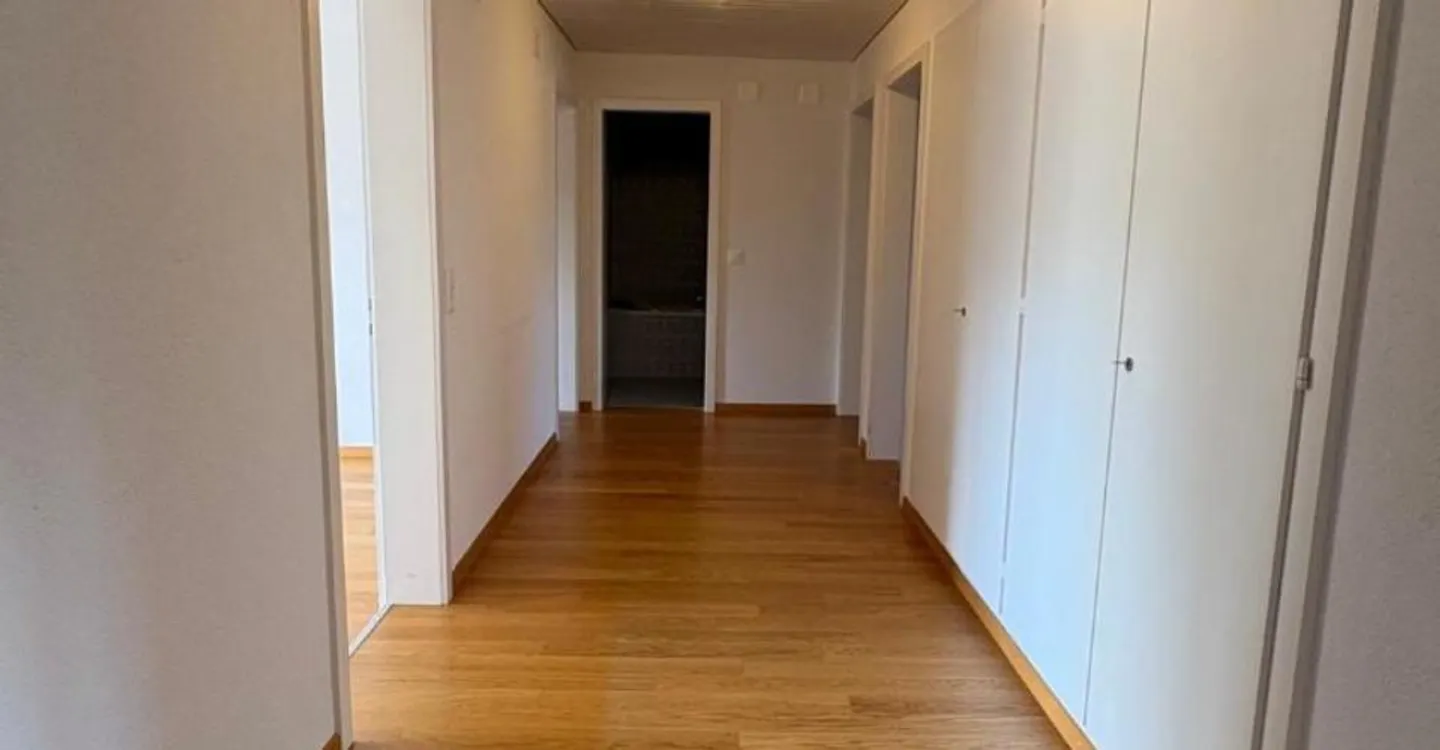 Appartamento centrale di 4 stanze a Burgdorf! - Foto 5 di 11