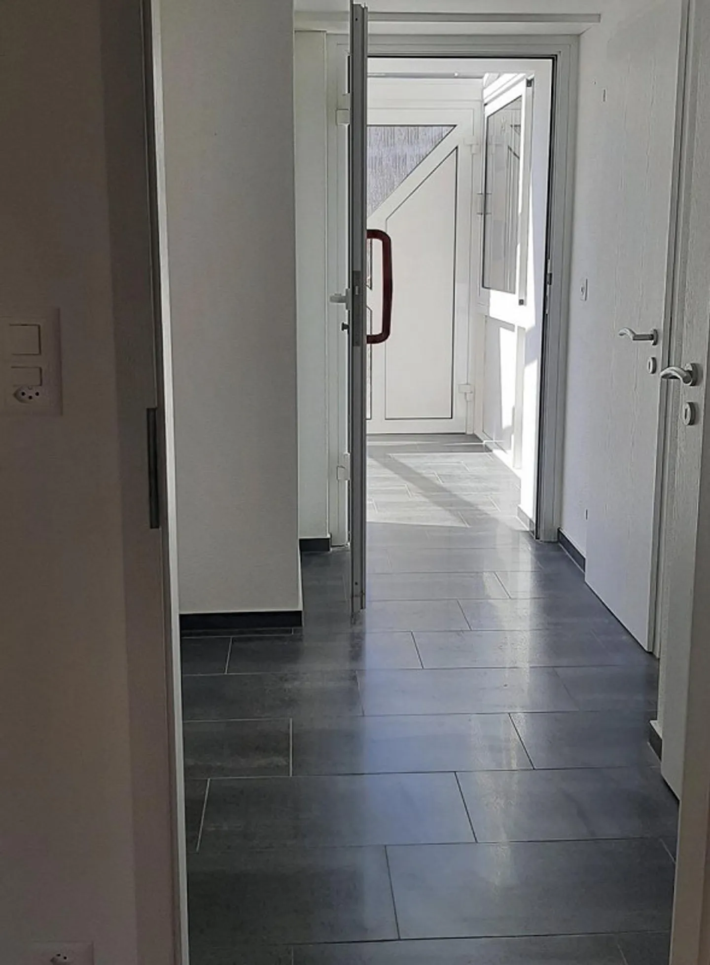 Maison individuelle rénovée de 4,5 pièces avec véranda et pompe à chaleur - Photo 4 sur 17