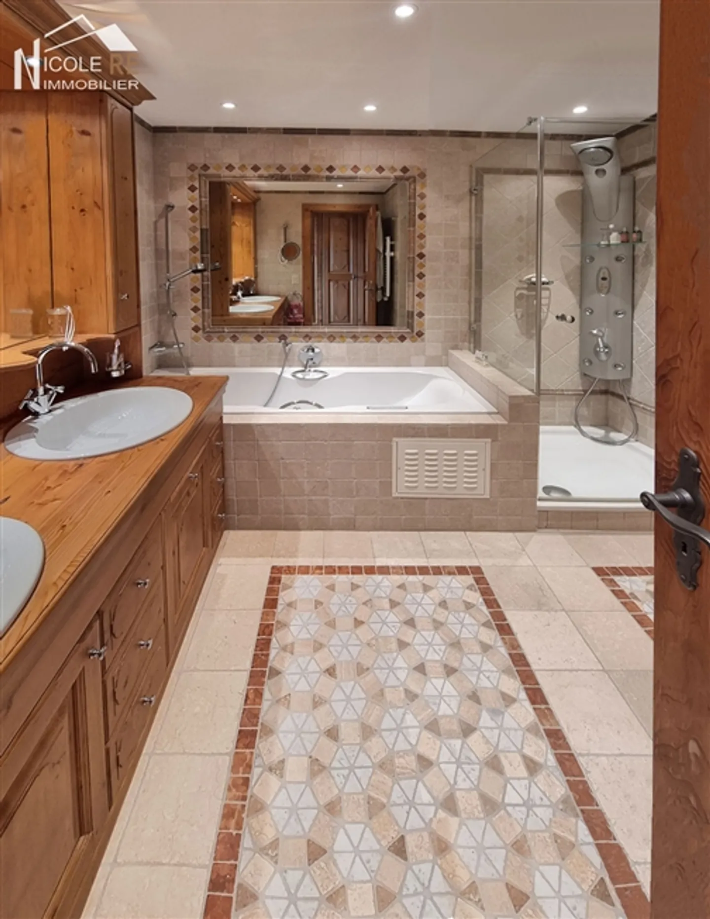 Vivere lussuoso sul campo da golf con vista mozzafiato sulle Alpi! - Foto 13 di 20