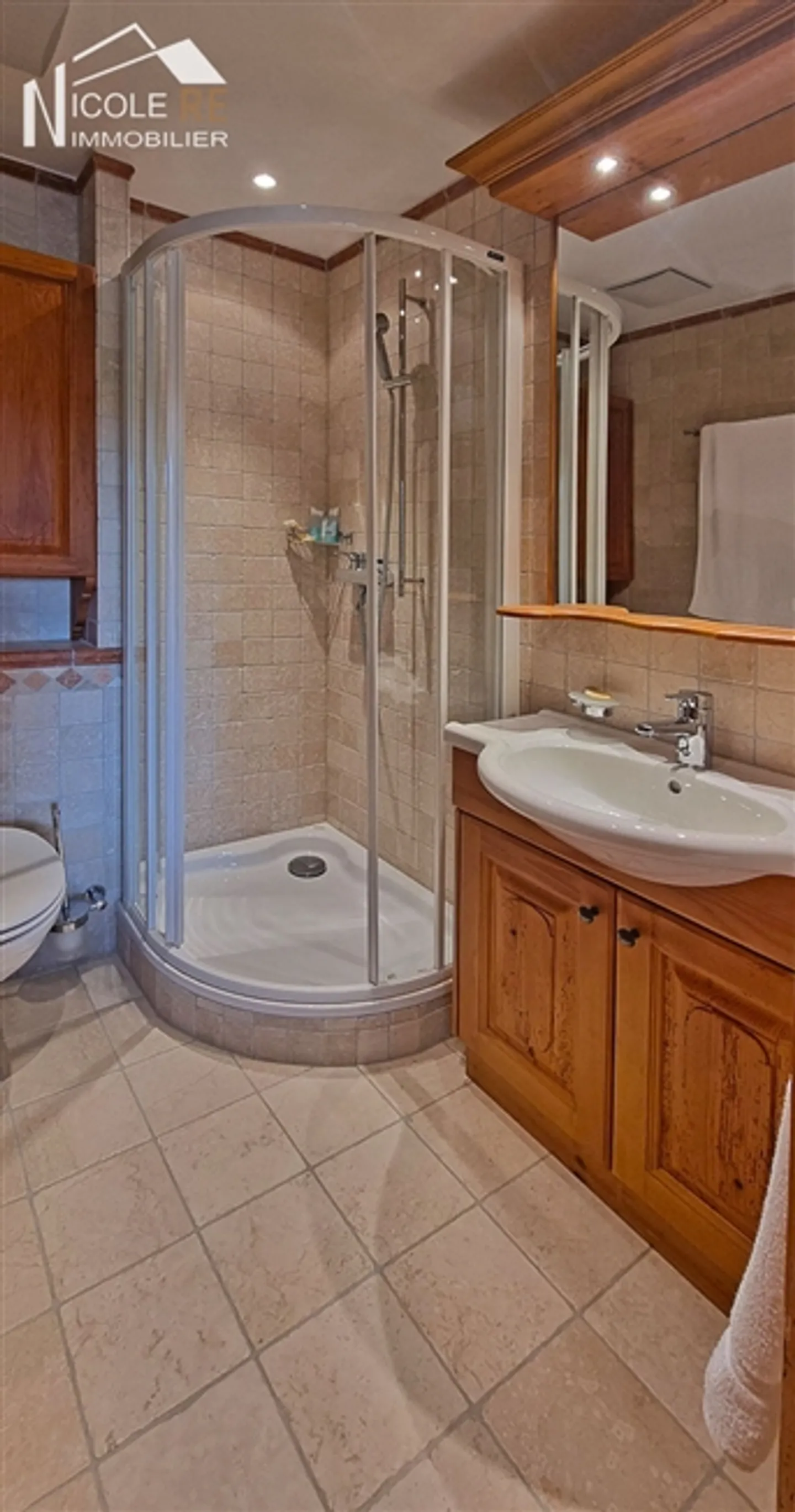 Vivere lussuoso sul campo da golf con vista mozzafiato sulle Alpi! - Foto 19 di 20