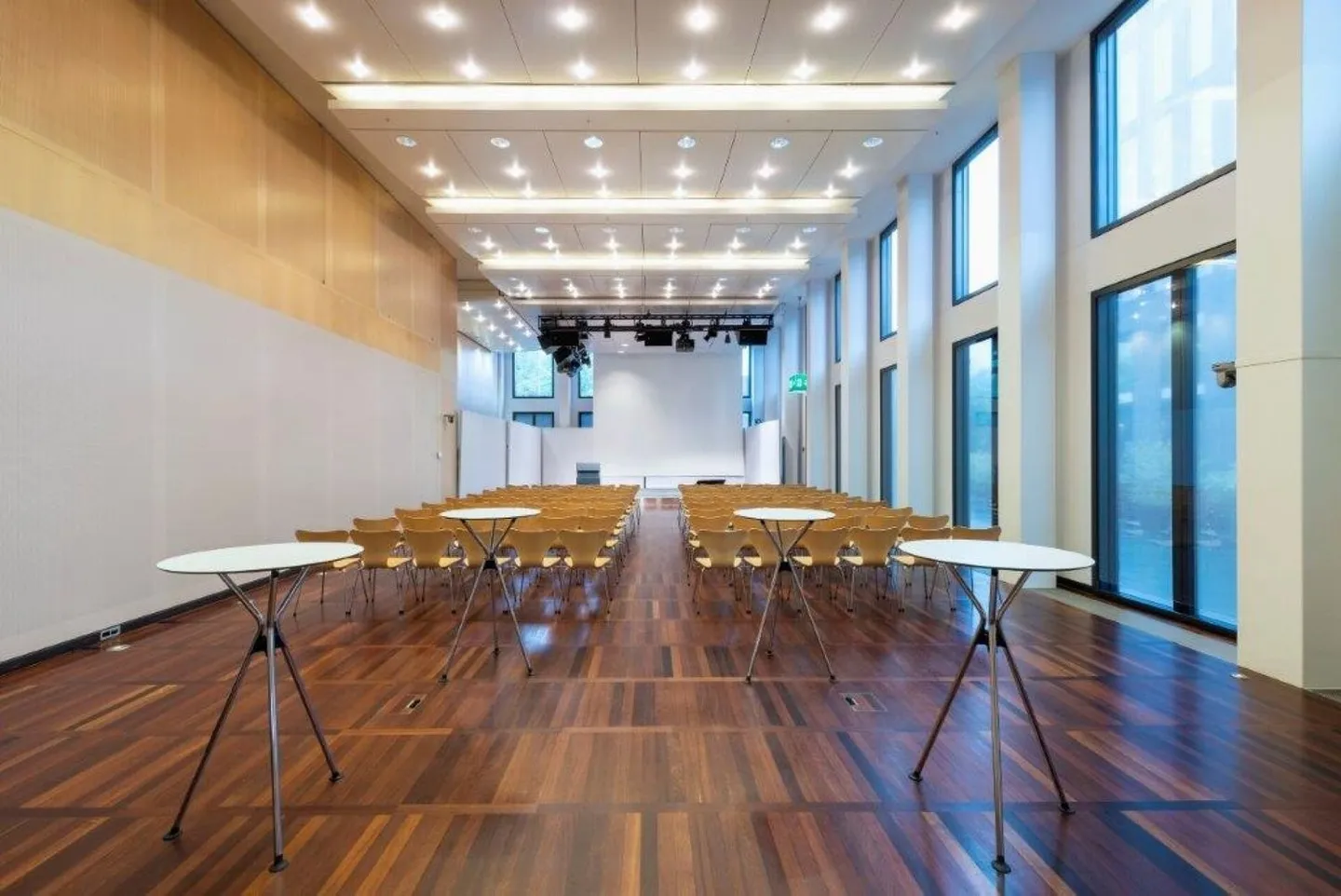 Vollausgebaute Büroflächen in den Quadro Towers - Foto 8 von 10