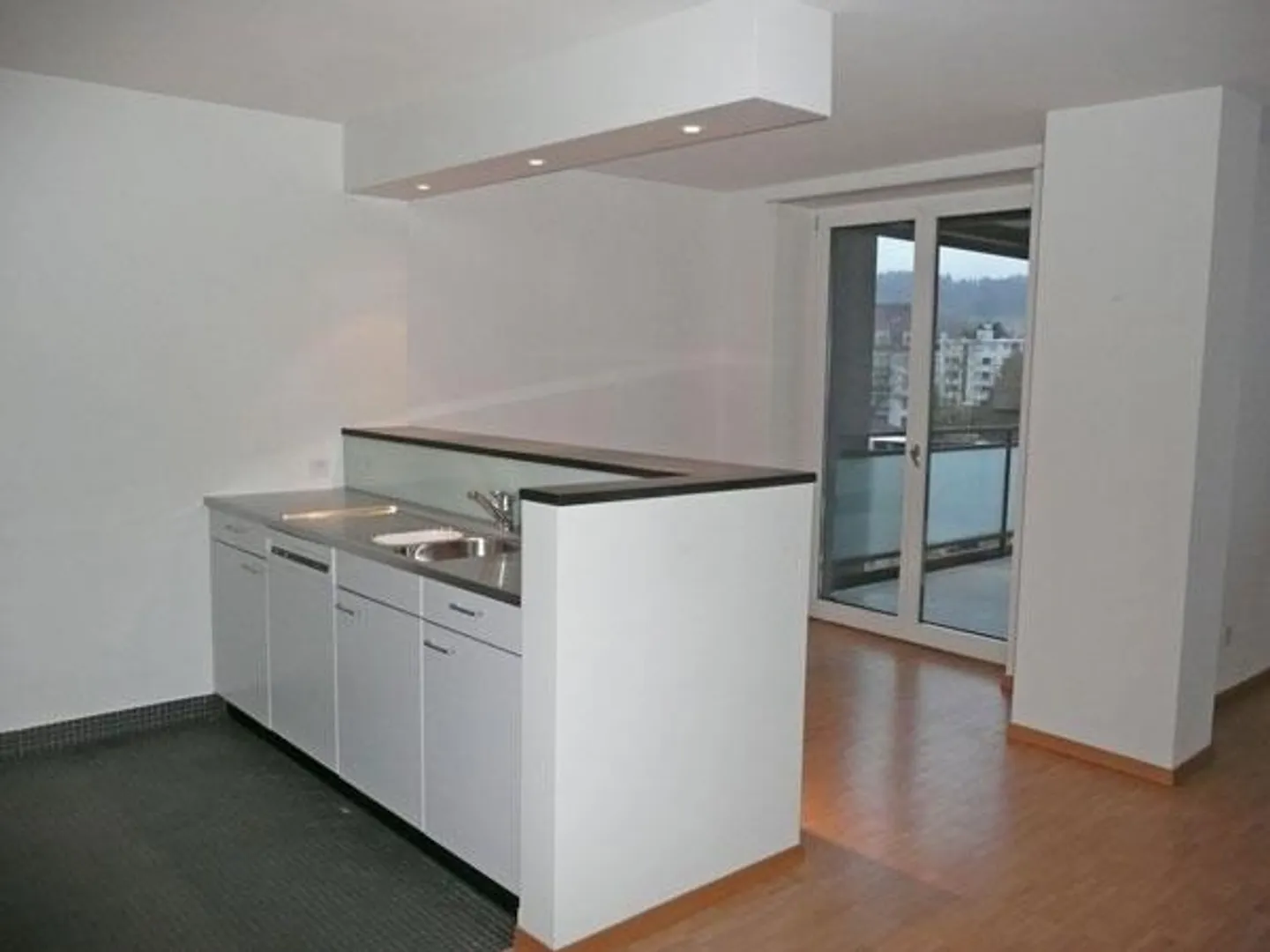 Wohnung mieten - Foto 2 von 4