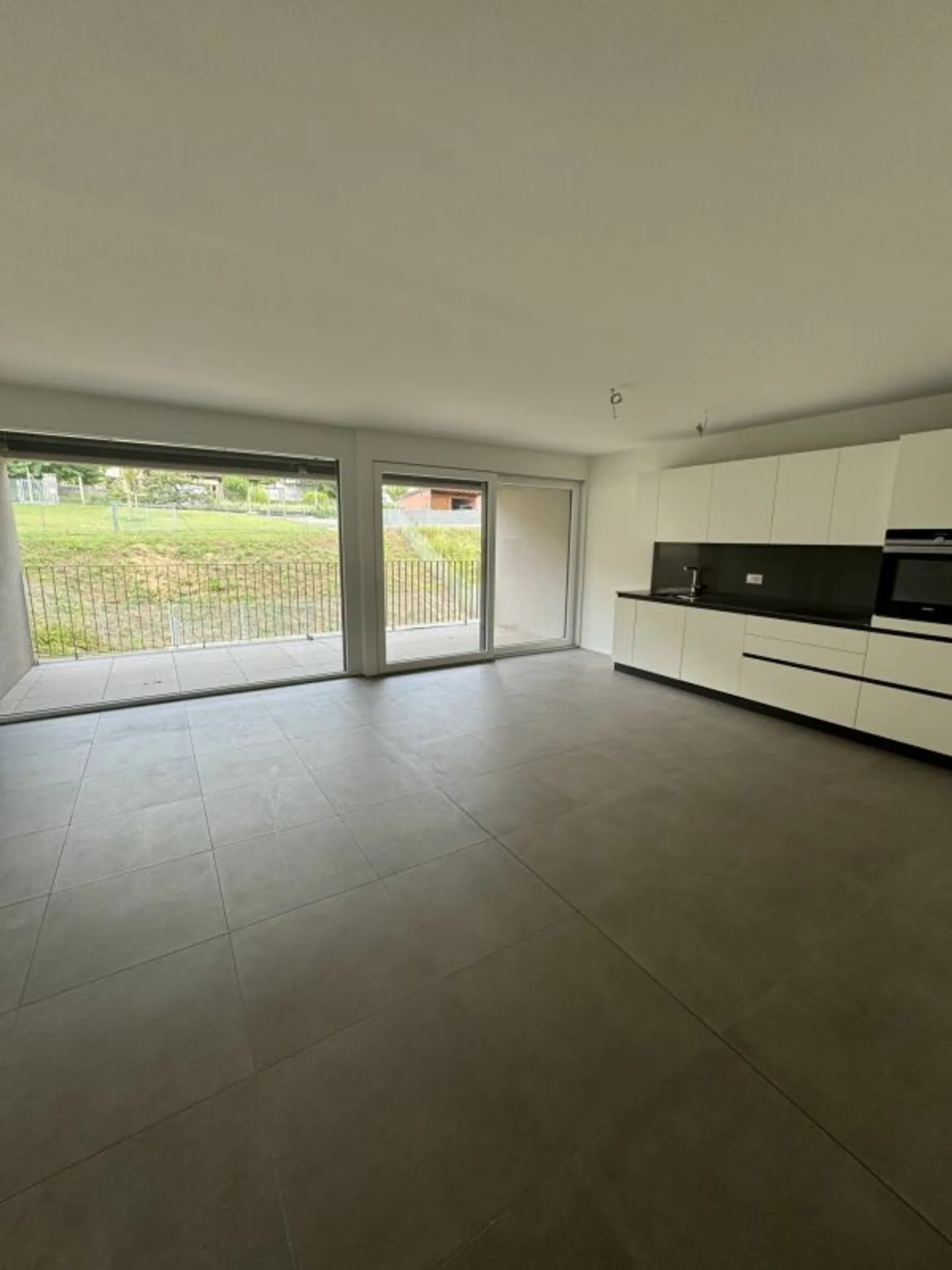 Monteggio | 3.5 Nuovo | Affitto 1'320 | Spese accessorie 180 | Posto auto 100 - Foto 4 di 11