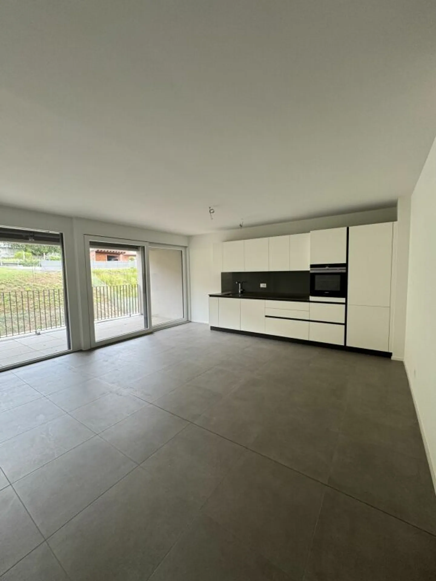 Monteggio | 3.5 Nuovo | Affitto 1'320 | Spese accessorie 180 | Posto auto 100 - Foto 1 di 11