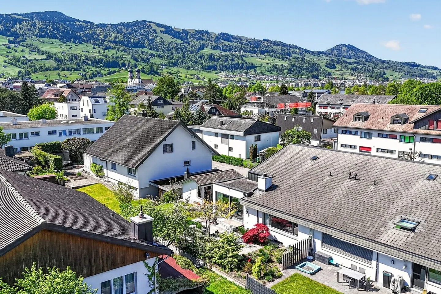 Charmantes Doppeleinfamilienhaus in Lachen - Foto 5 von 26