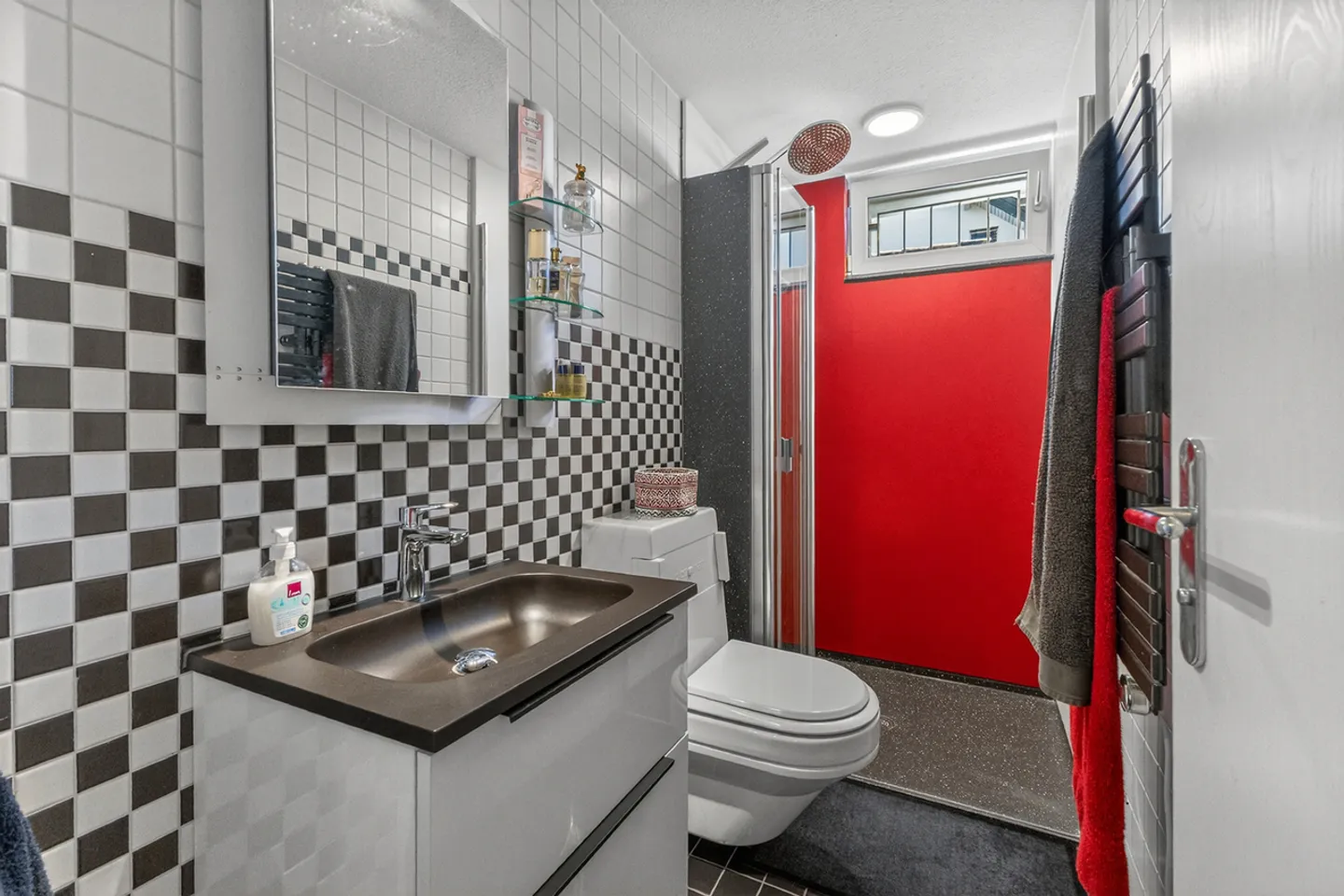 Charmantes Doppeleinfamilienhaus in Lachen - Foto 10 von 26