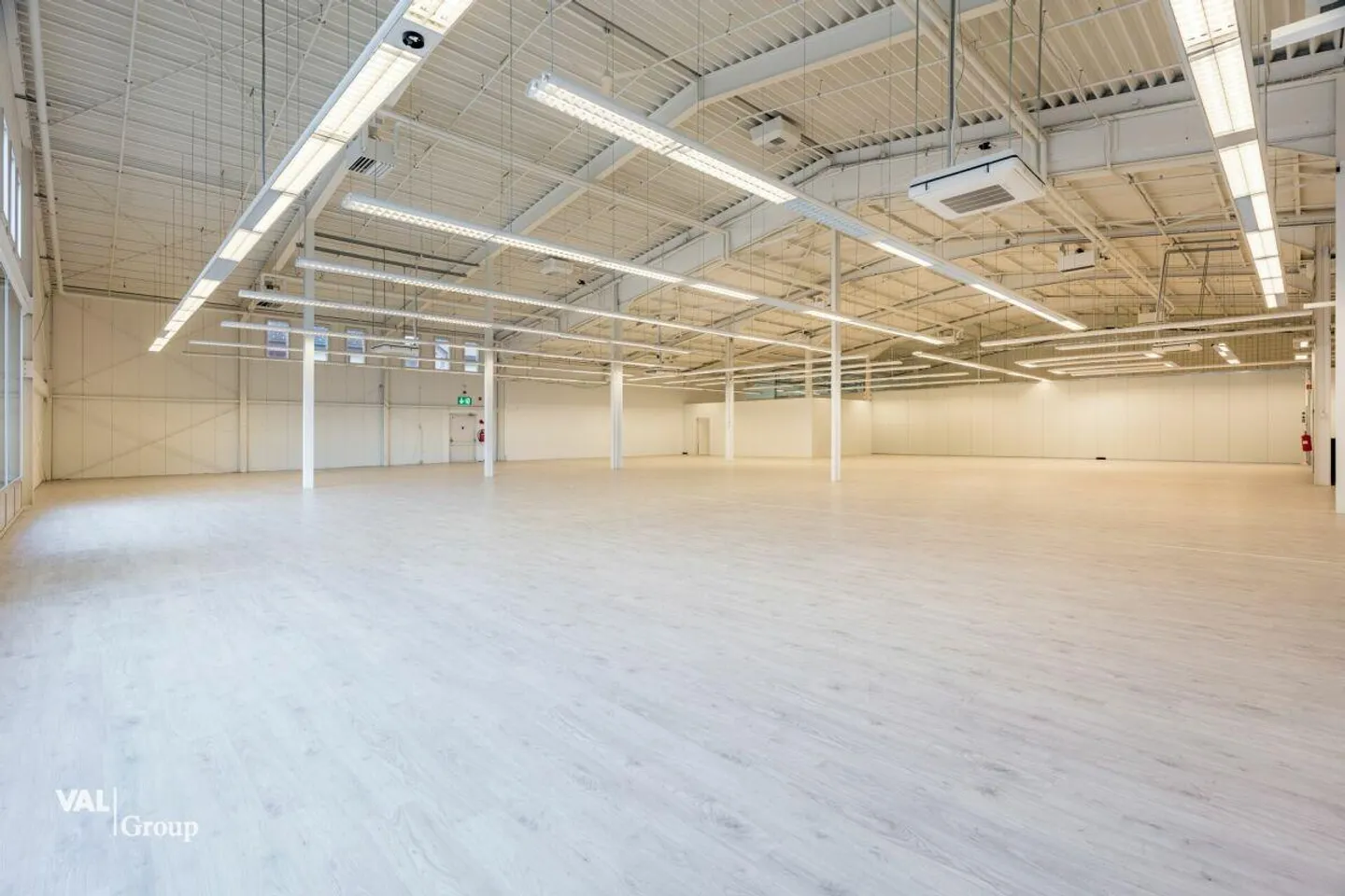Ampia hall commerciale a Eyholz - versatile e idealmente accessibile - Foto 8 di 11