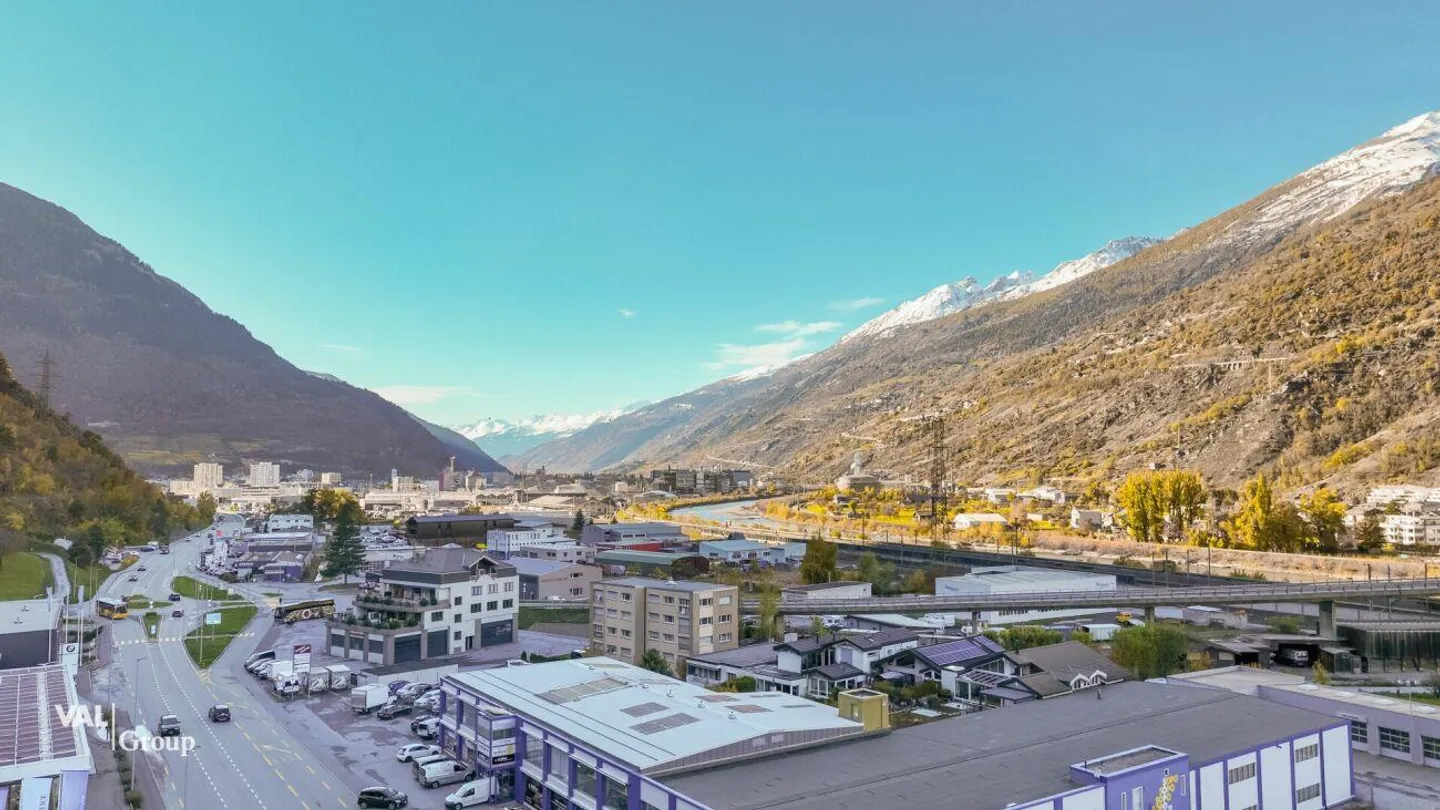 Ampia hall commerciale a Eyholz - versatile e idealmente accessibile - Foto 10 di 11