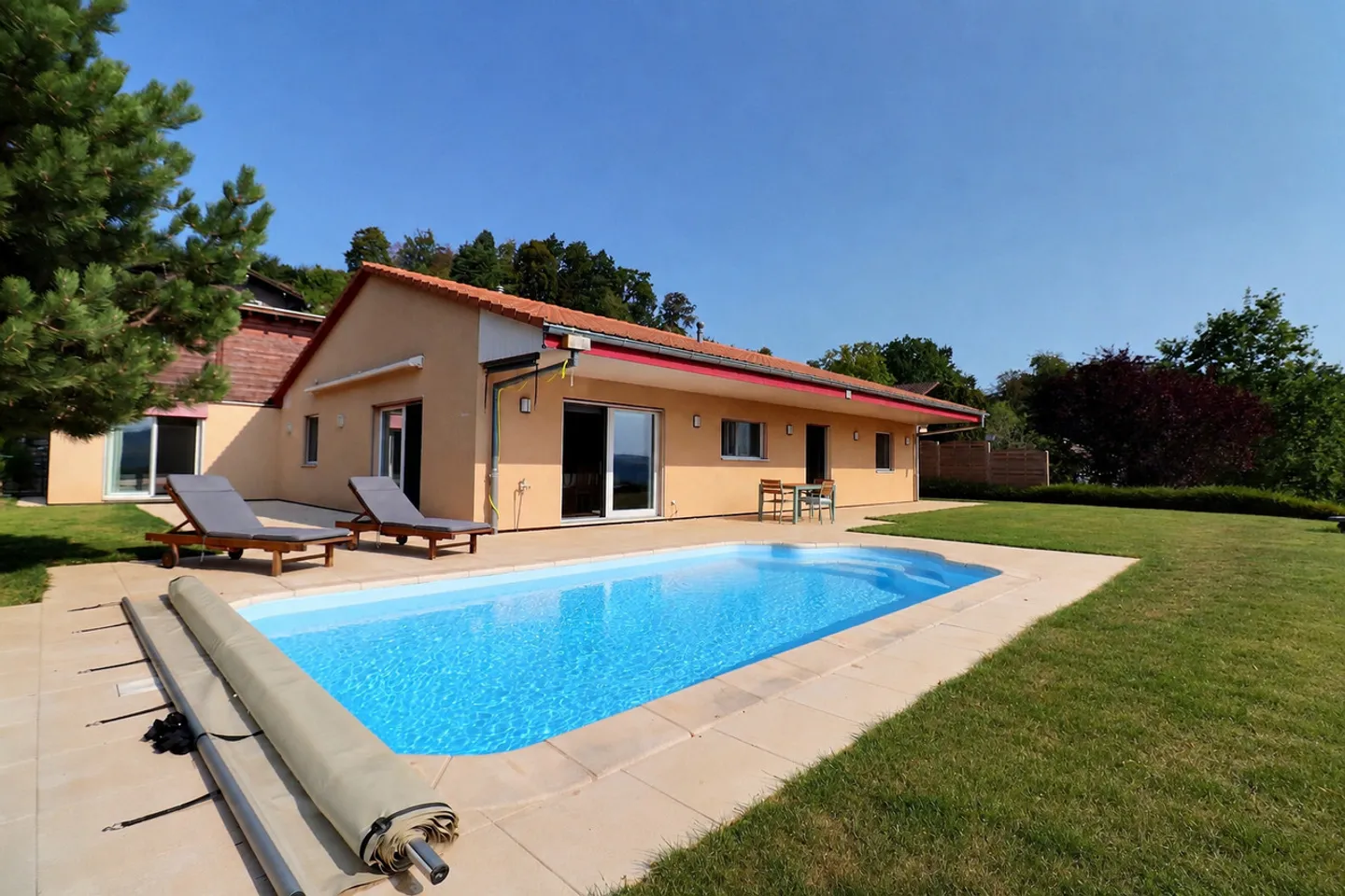 Villa individuelle de plain-pied avec piscine  - Photo 1 sur 13