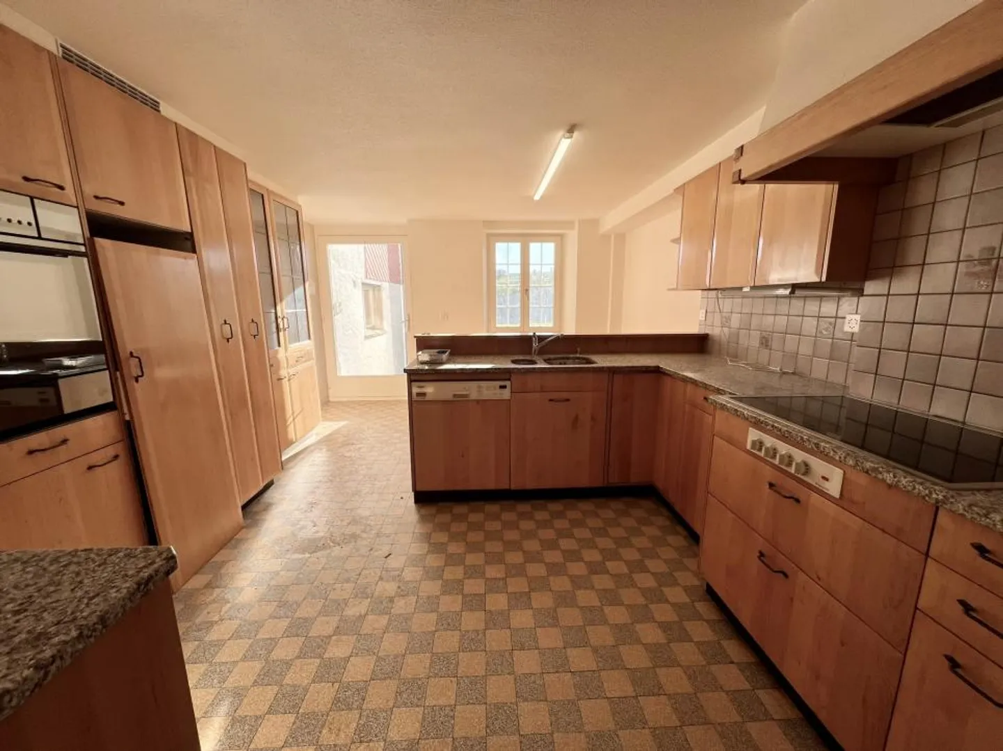 Propriété rurale - maison familiale avec dépendances - Photo 3 sur 13