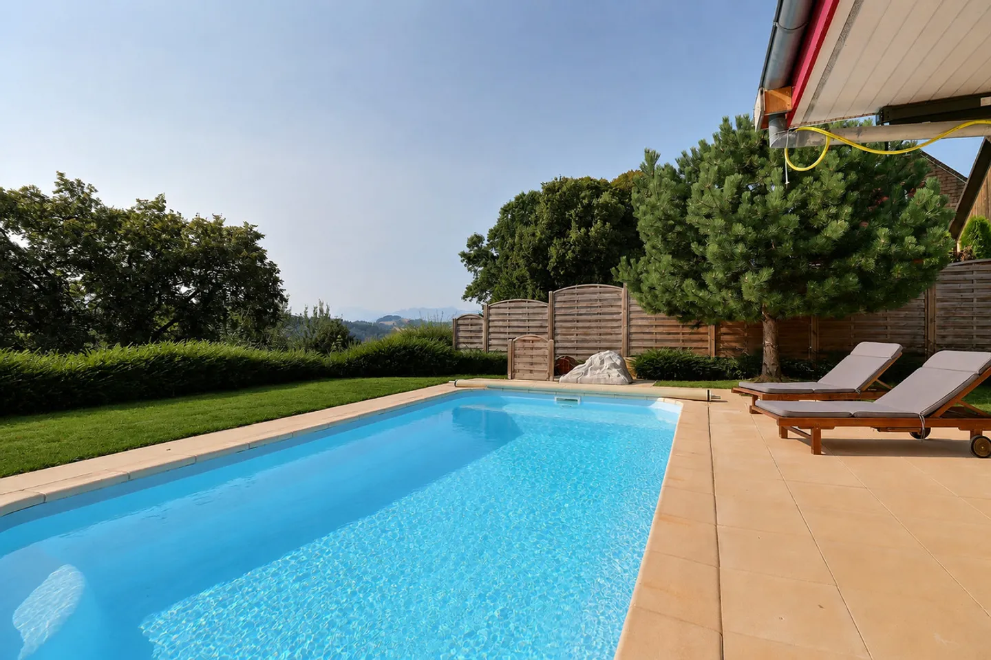 Villa individuelle de plain-pied avec piscine  - Photo 3 sur 13