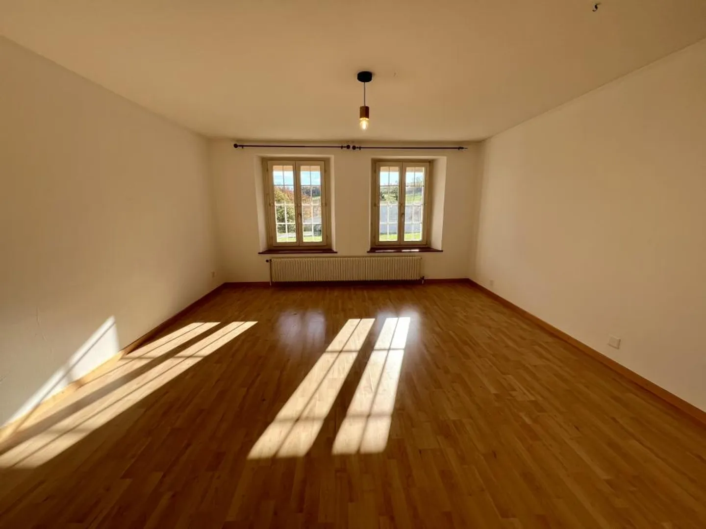 Propriété rurale - maison familiale avec dépendances - Photo 8 sur 13