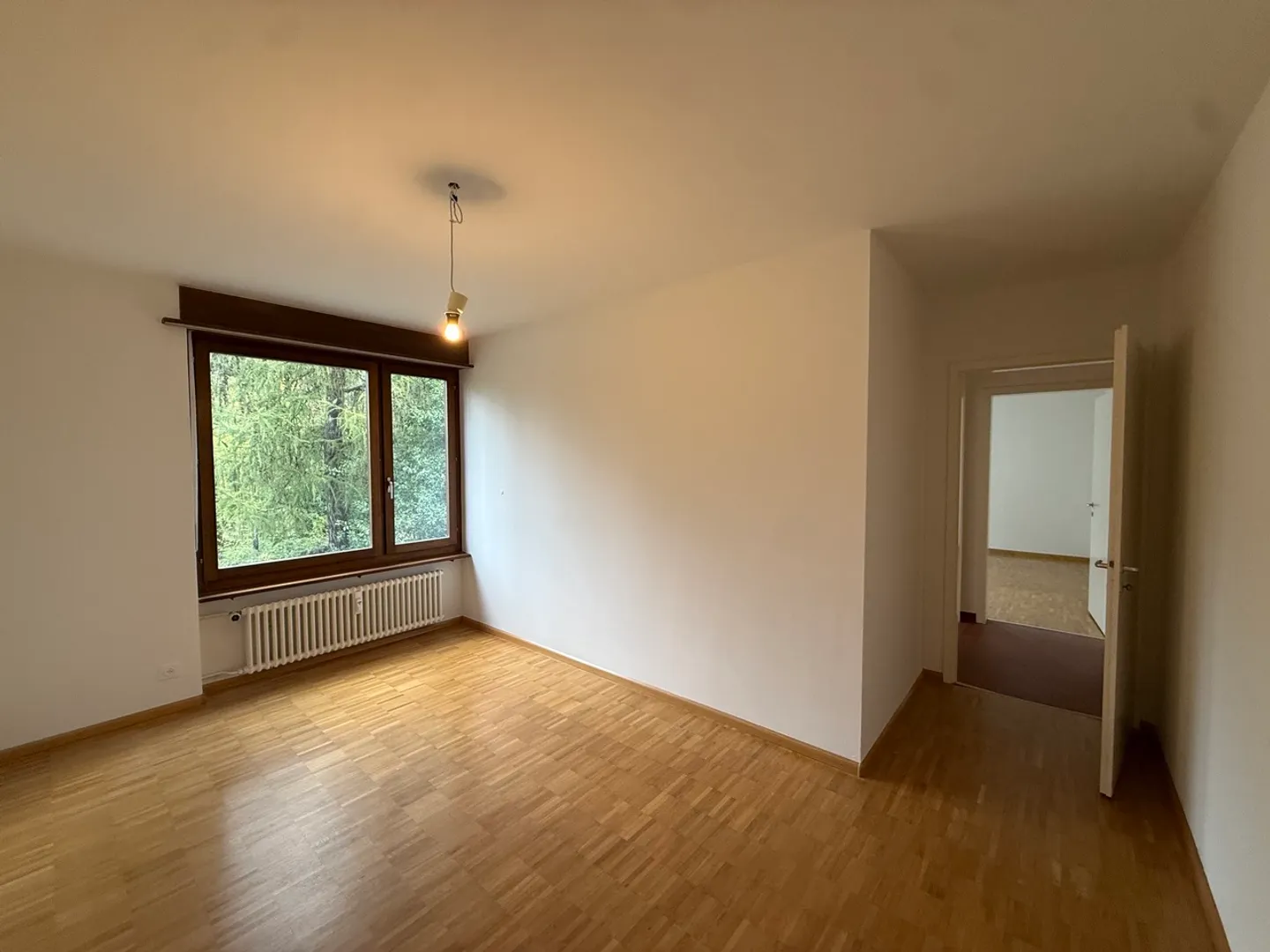 Appartamento ben curato in una posizione tranquilla e in un ambiente verde! - Foto 6 di 12