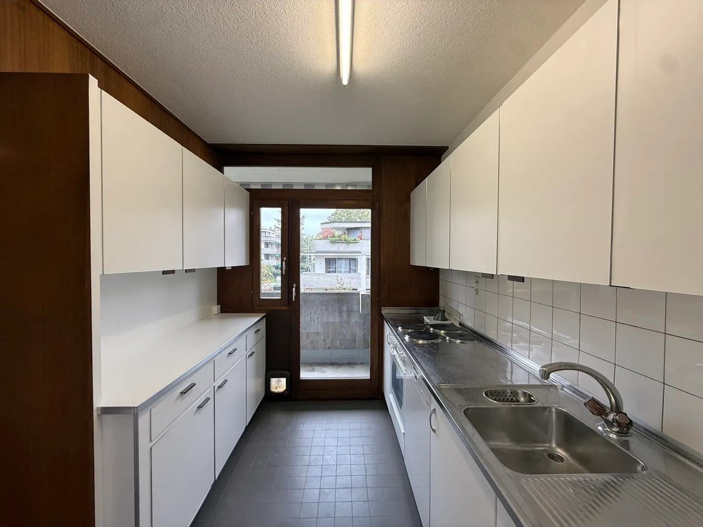 Appartamento ben curato in una posizione tranquilla e in un ambiente verde! - Foto 10 di 12