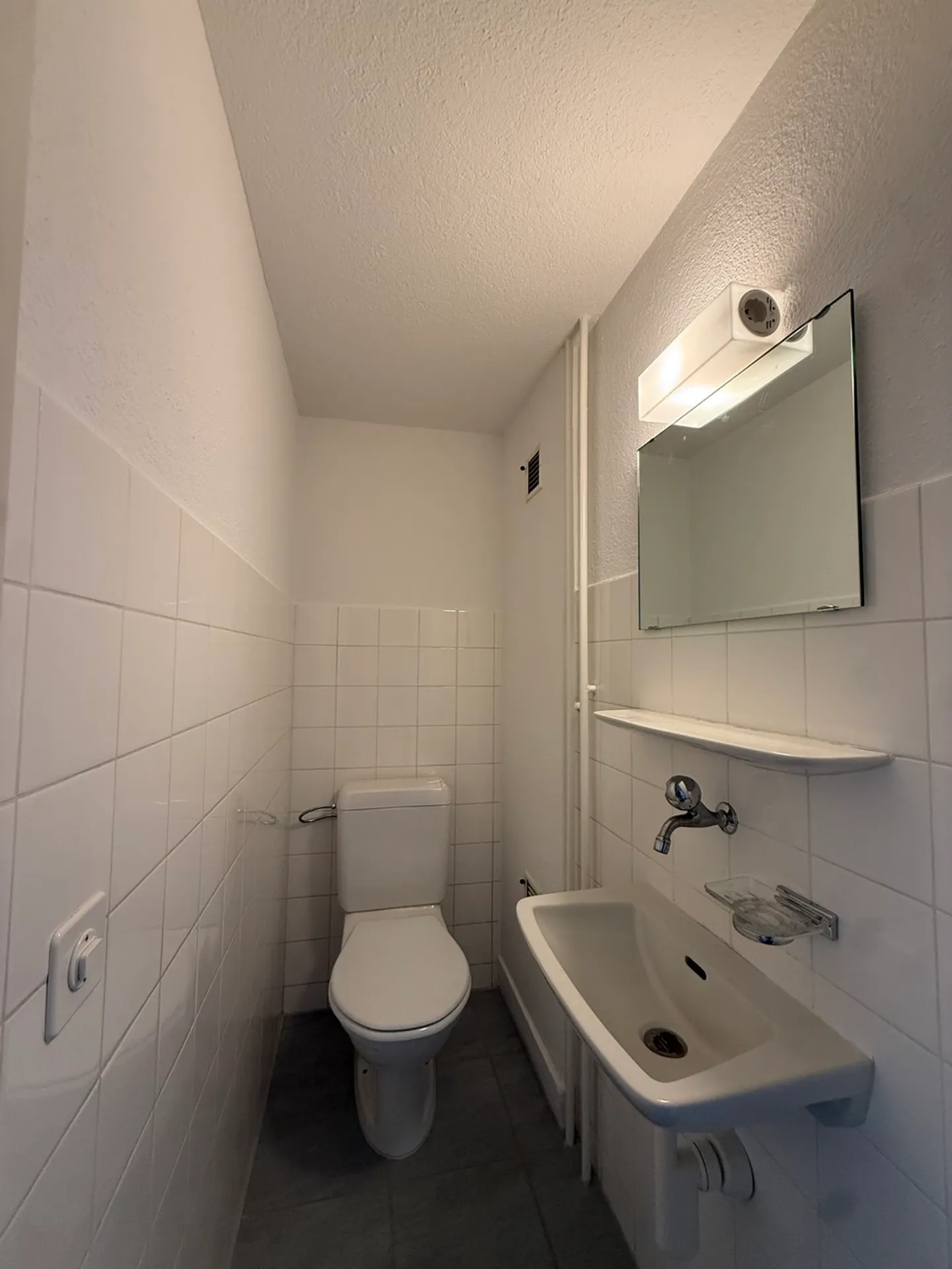 Appartamento ben curato in una posizione tranquilla e in un ambiente verde! - Foto 11 di 12