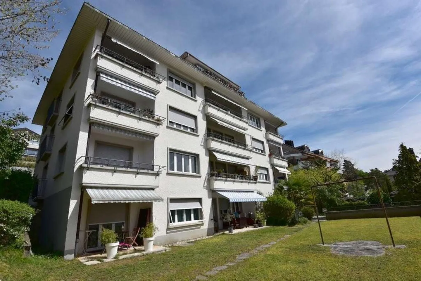 Nel cuore di Pully, vista lago e grande balcone - Foto 1 di 9