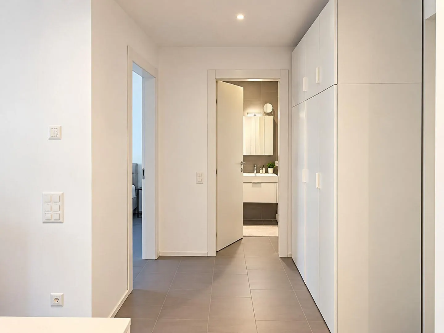 MODERN 2.5 ROOMS WITH TERRACE AND VIEW ON THE GREEN - Photo 6 of 7