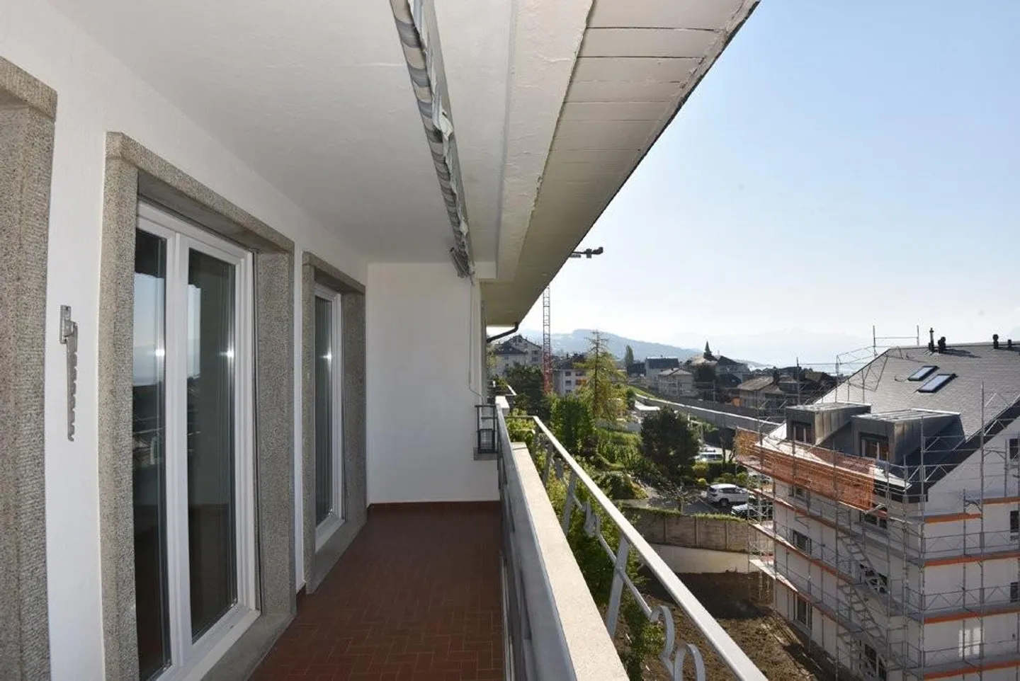 Nel cuore di Pully, vista lago e grande balcone - Foto 5 di 9