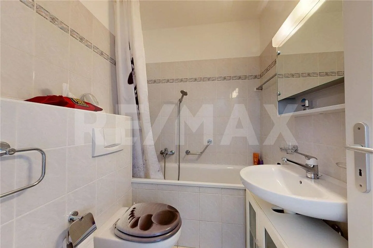 Wohnung mit Balkon und Parkplatz - Foto 8 von 13