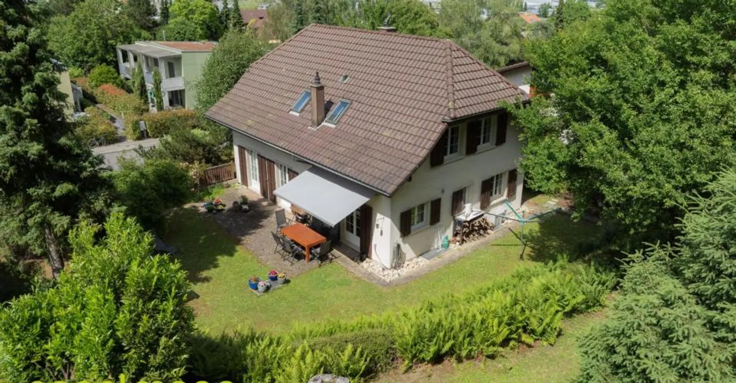 Casa unifamiliare con appartamento indipendente - Foto 1 di 13