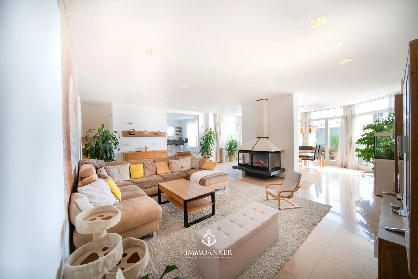 Dein persönliches Refugium: Das exklusive 9.5-Zimmer-Eigenheim mit Seesicht und Pool in Richterswil - Foto 2 von 14