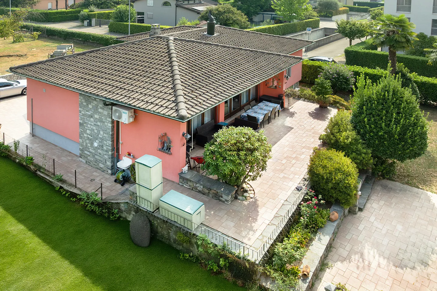 Spaziosa bifamiliare: ideale per due famiglie o per chi cerca total... - Photo 10 of 11