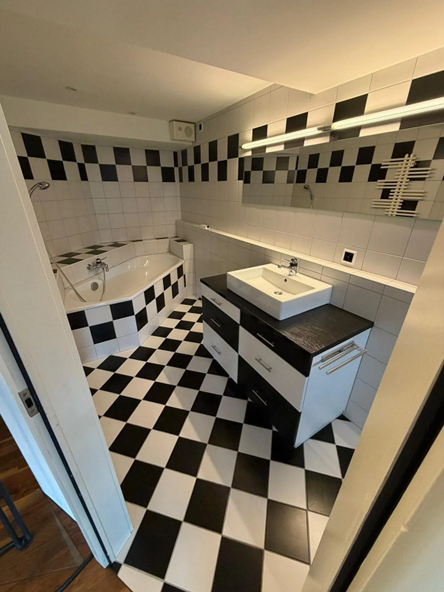 Appartement en duplex rénové de premier choix - Photo 12 sur 14