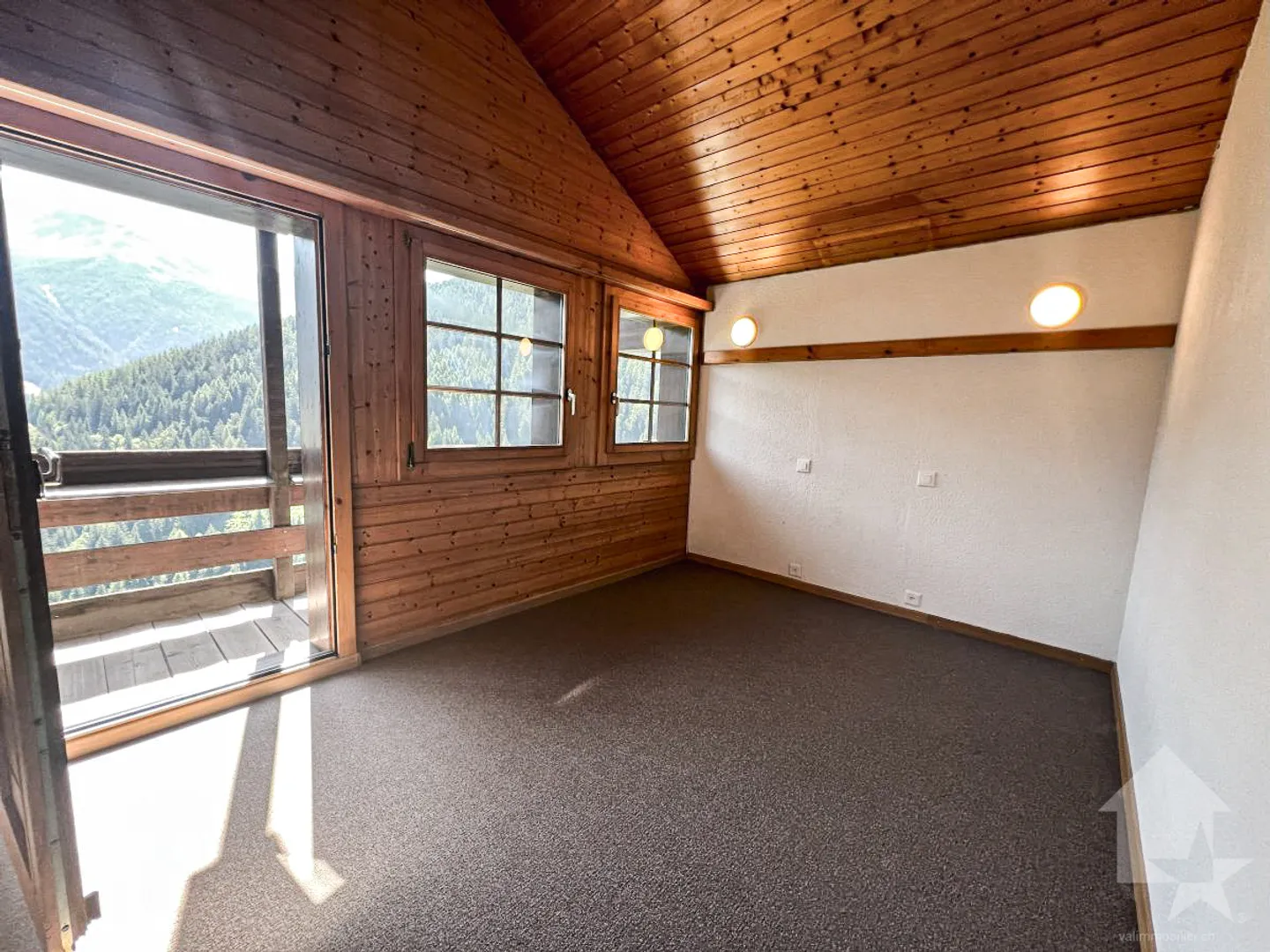 Beautiful Apartment in the Center of the Village of Grimentz - Photo 4 of 12